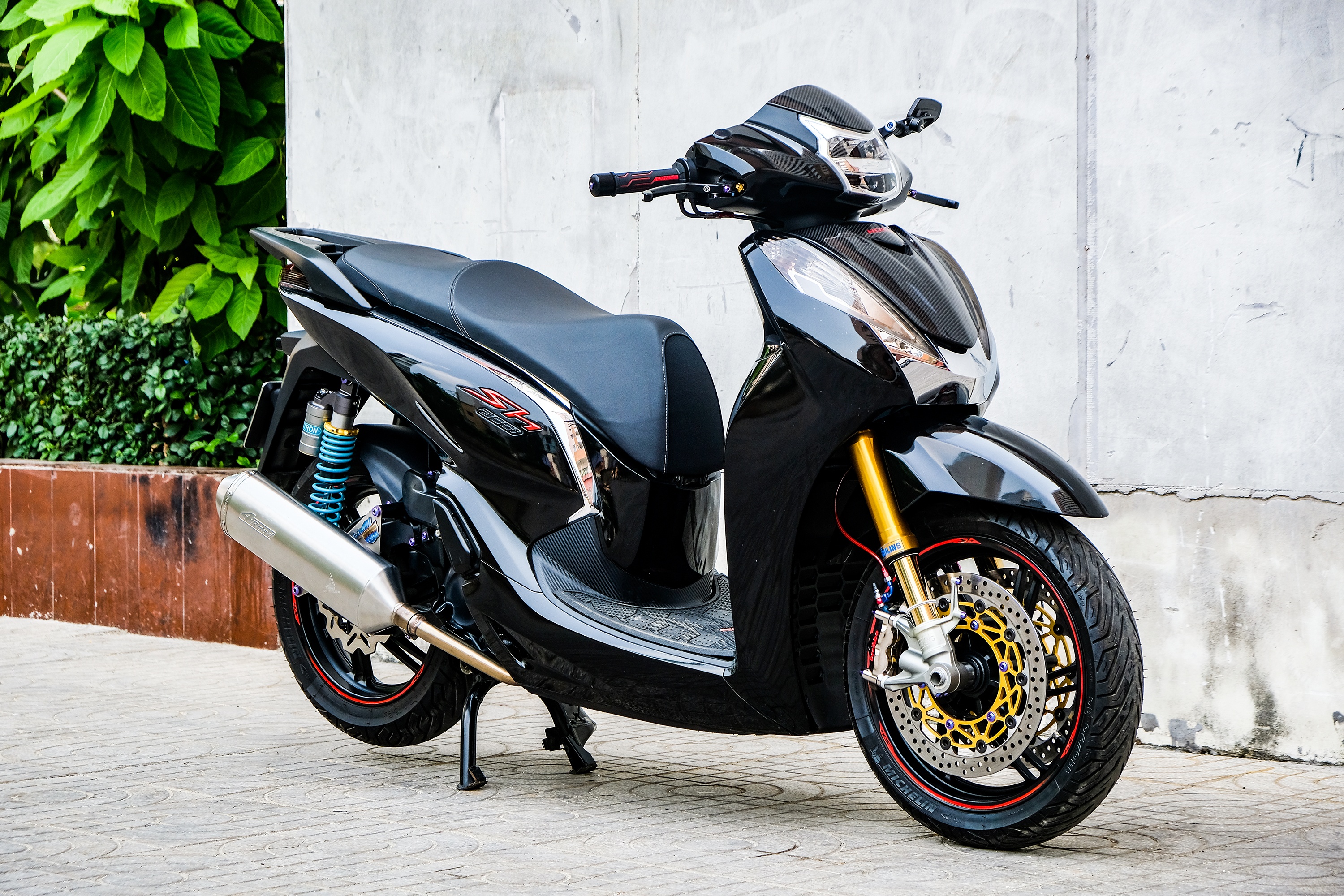 Honda SH 300i do giam xoc sieu moto tai TP.HCM hinh anh