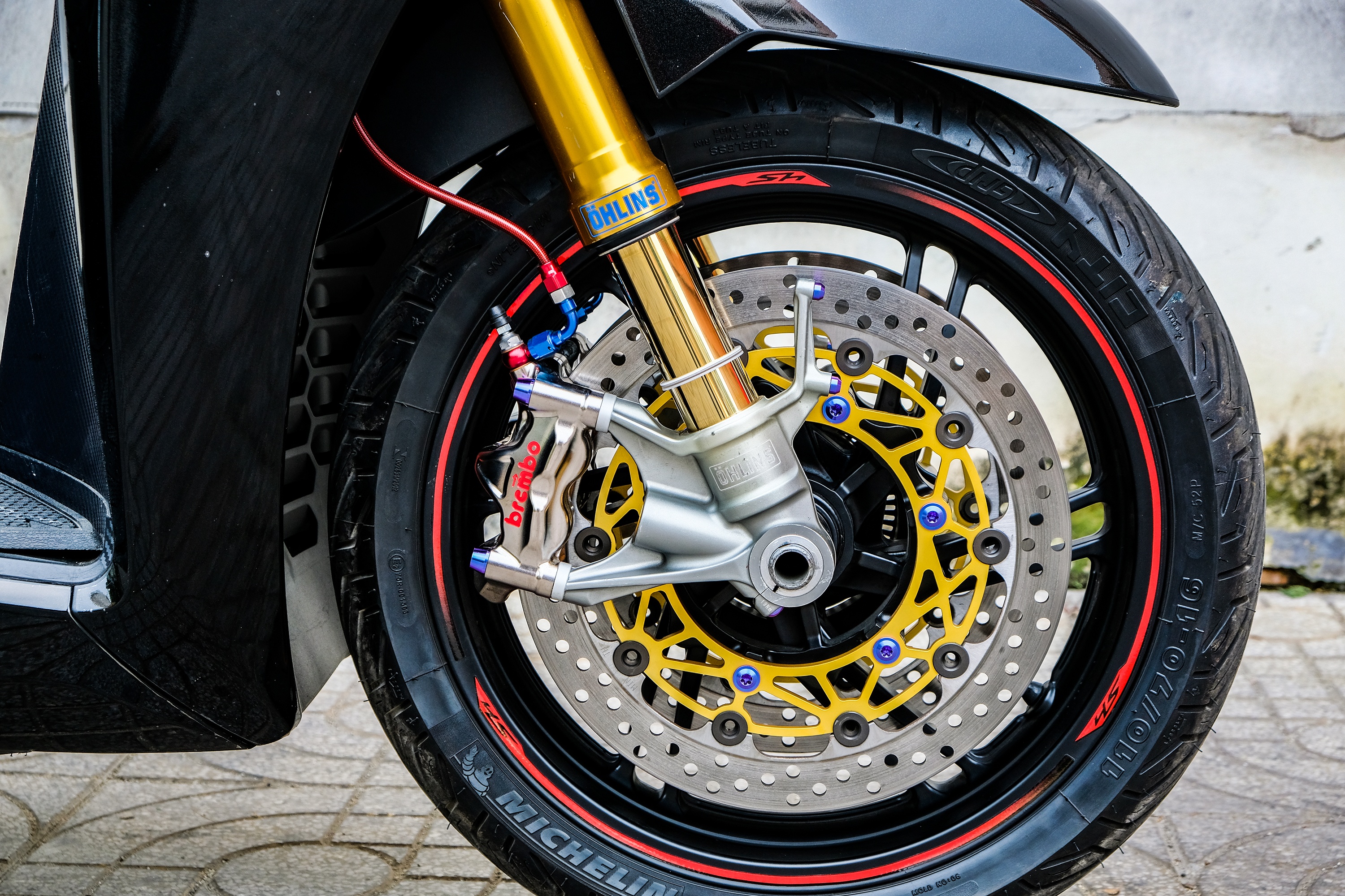 Honda SH 300i độ dàn chân phân khối lớn ảnh 6 Honda SH 300i do dan chan phan khoi lon anh 6