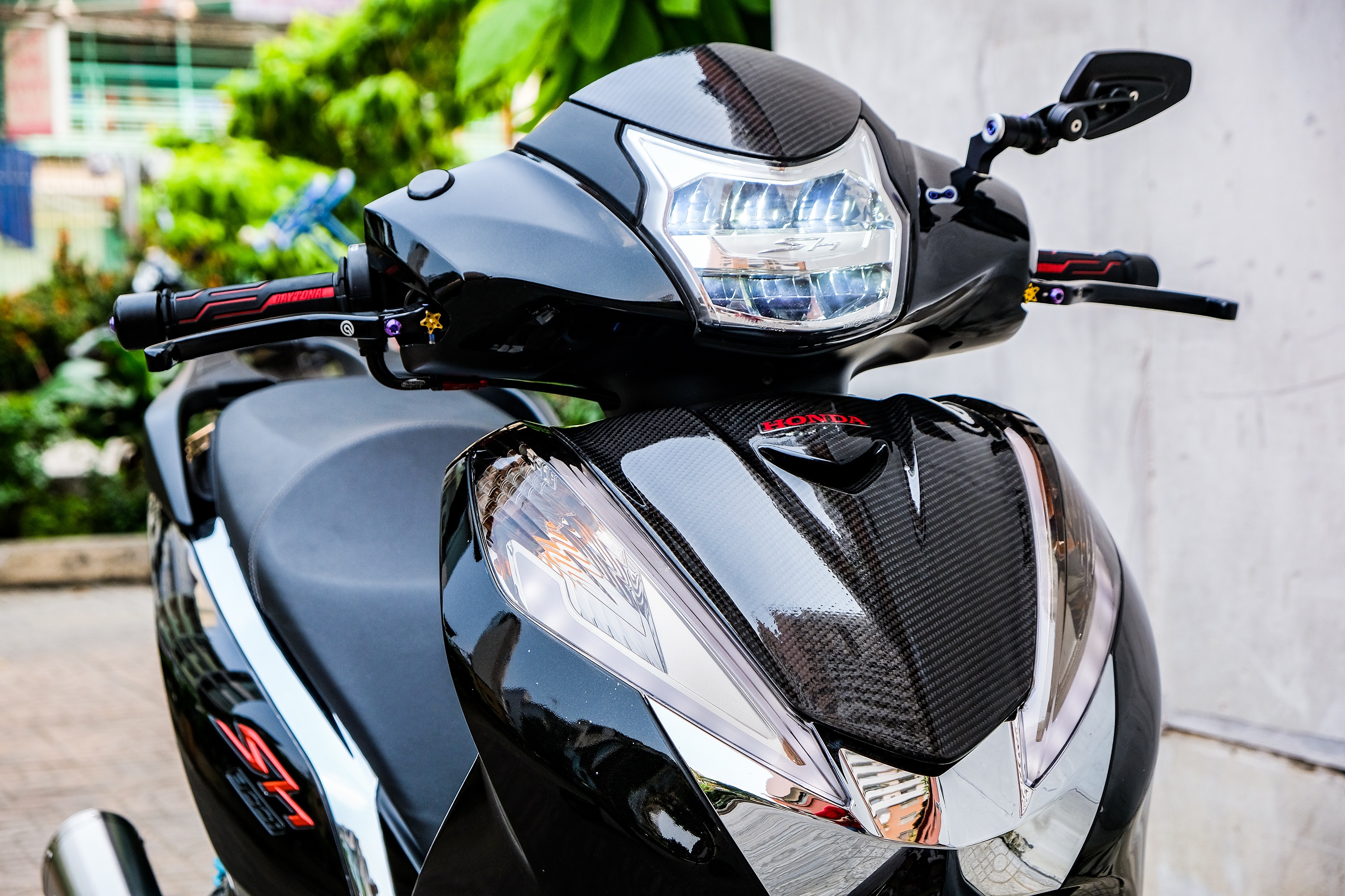 Honda SH 300i độ dàn chân phân khối lớn ảnh 10 Honda SH 300i do dan chan phan khoi lon anh 10