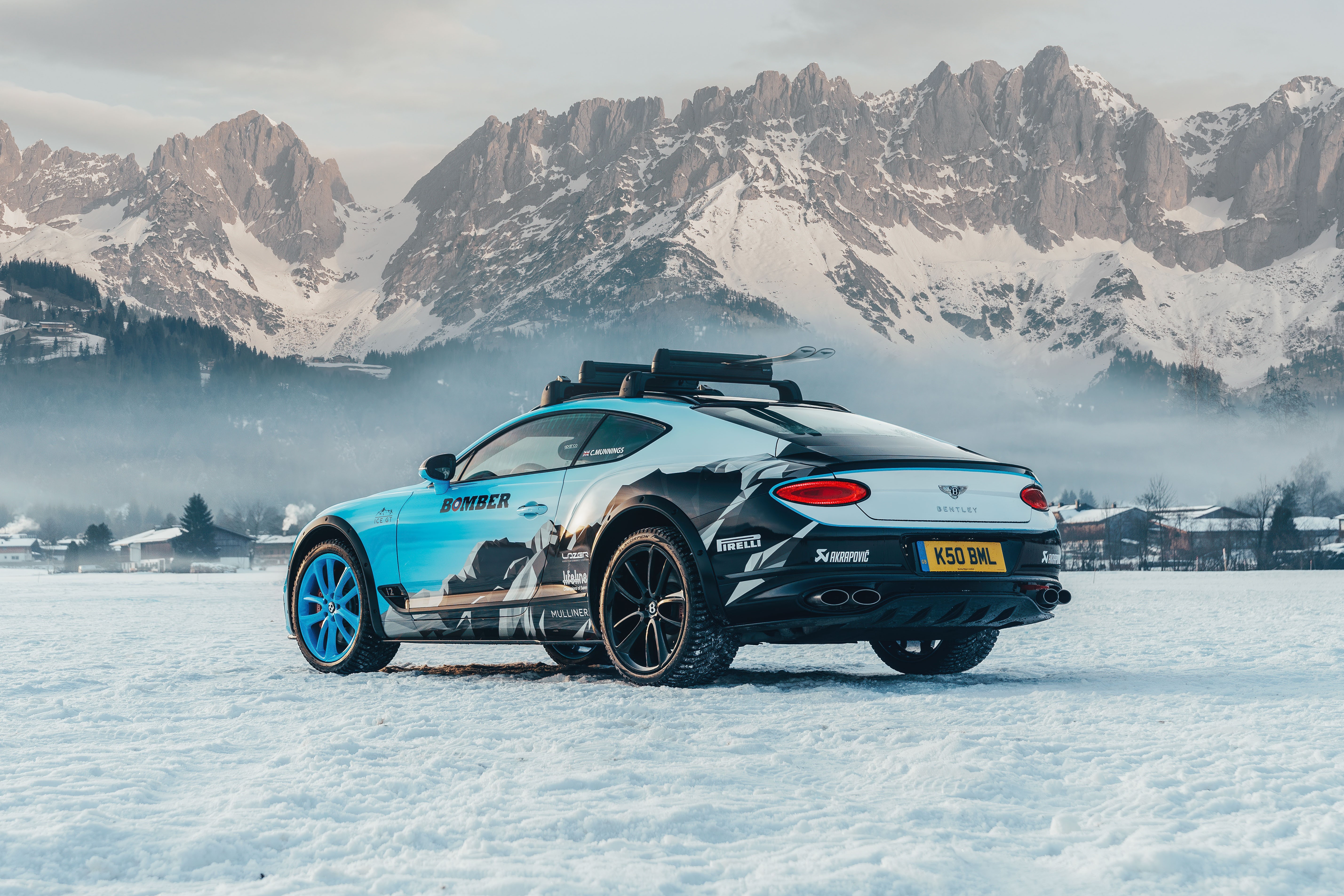 Bentley ra mat xe dua tren bang anh 2