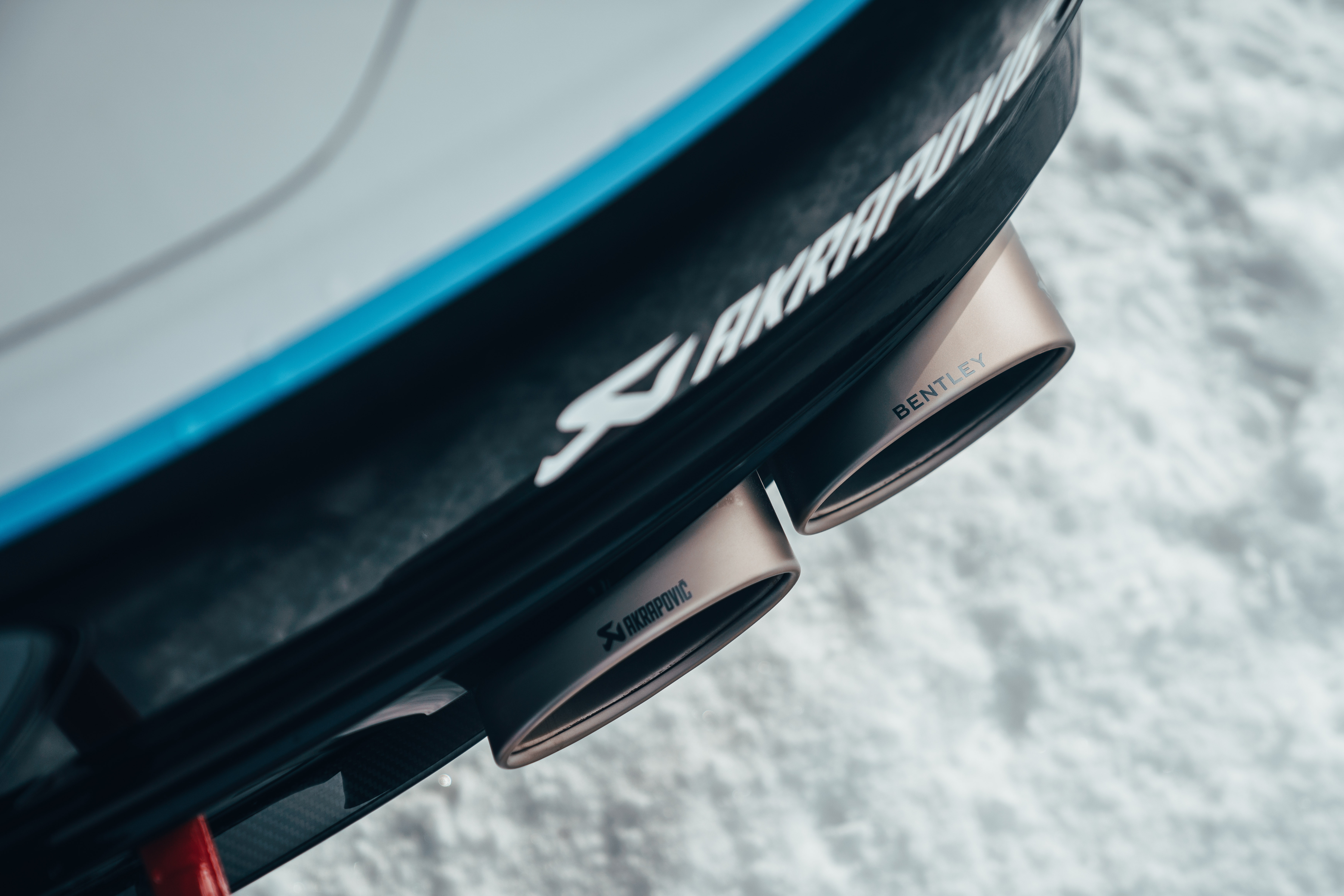 Bentley ra mat xe dua tren bang anh 9