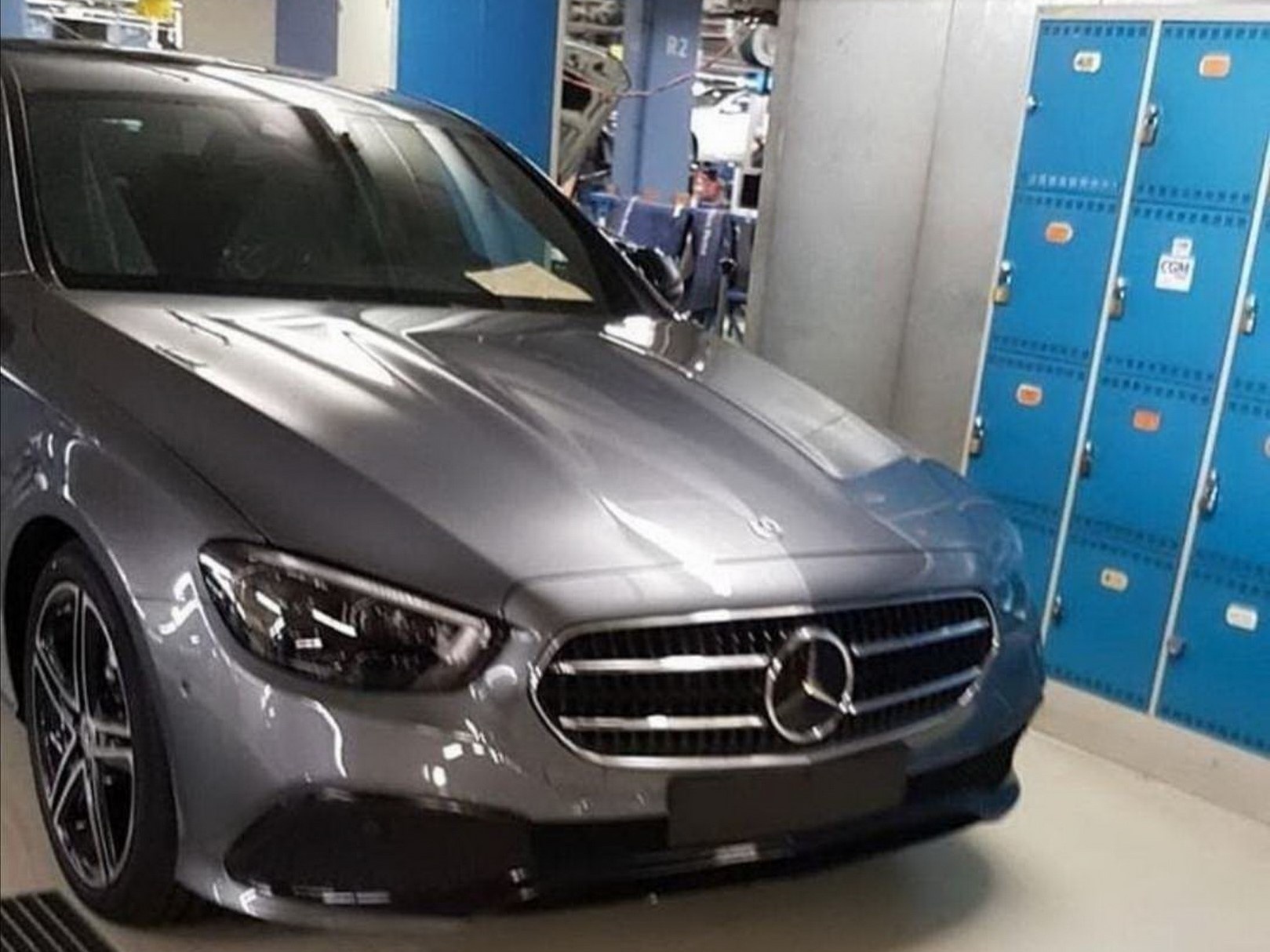 Rò rỉ hình ảnh Mercedes-Benz E-Class và S-Class thế hệ mới ảnh 1 Ro ri hinh anh Mercedes-Benz E-Class va S-Class the he moi anh 1