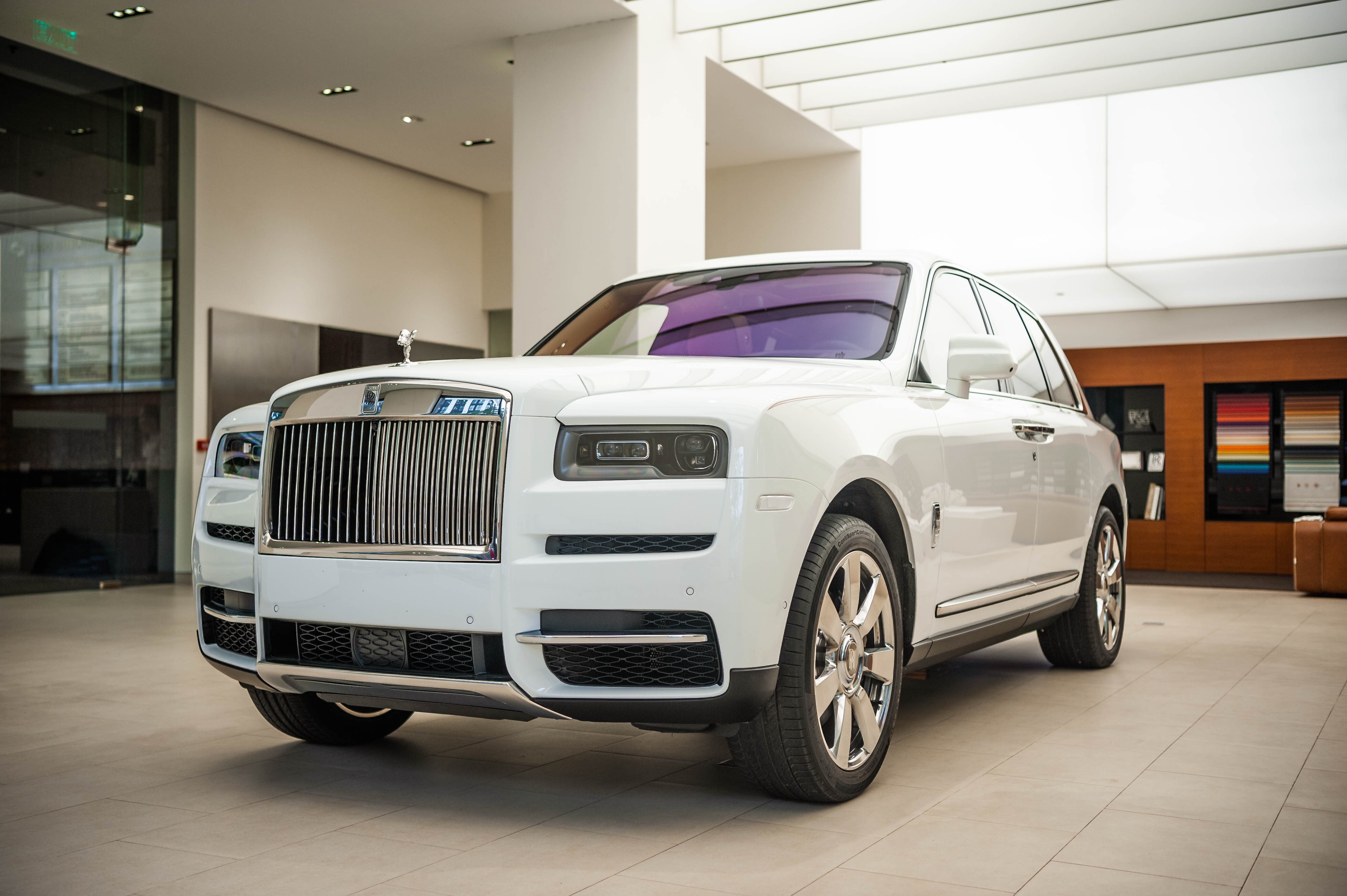 Rolls-Royce Cullinan chinh hang dau tien anh 1