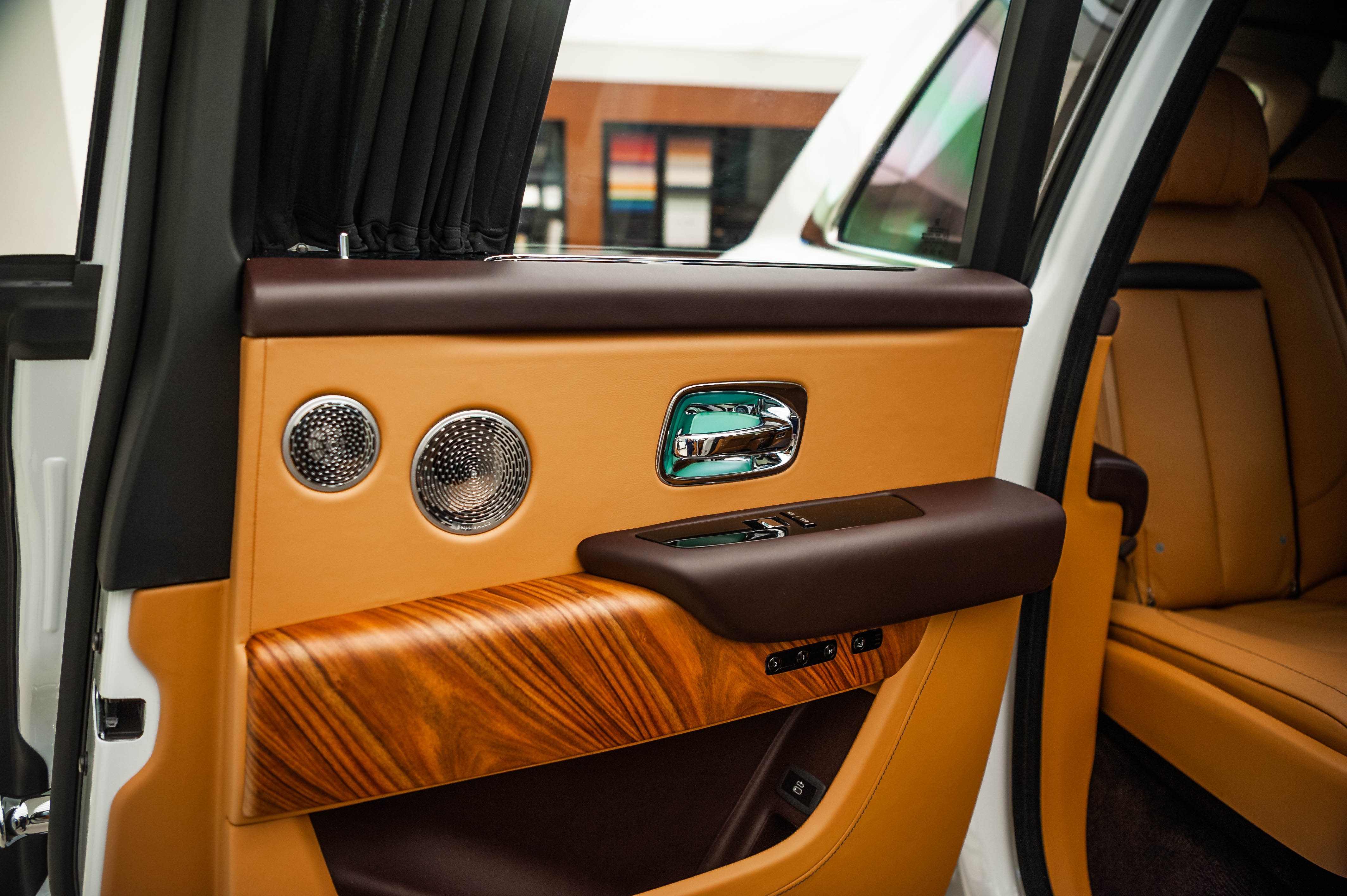 Rolls-Royce Cullinan chinh hang dau tien anh 4