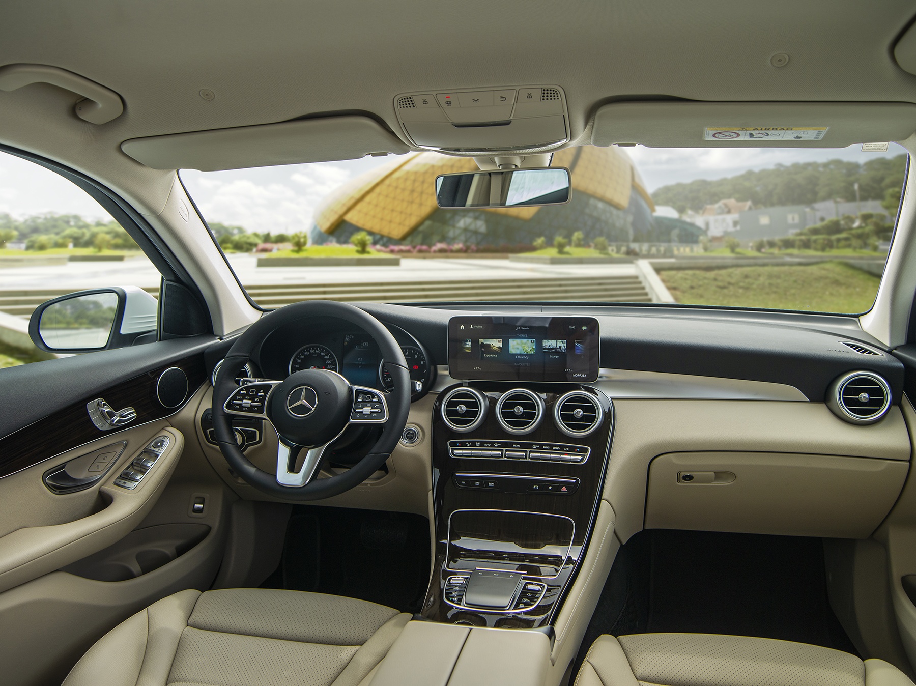 Những mẫu xe Mercedes-Benz giá thấp nhất từng phân khúc tại Việt Nam ảnh 8 Nhung mau xe Mercedes-Benz gia thap nhat tung phan khuc tai Viet Nam anh 8