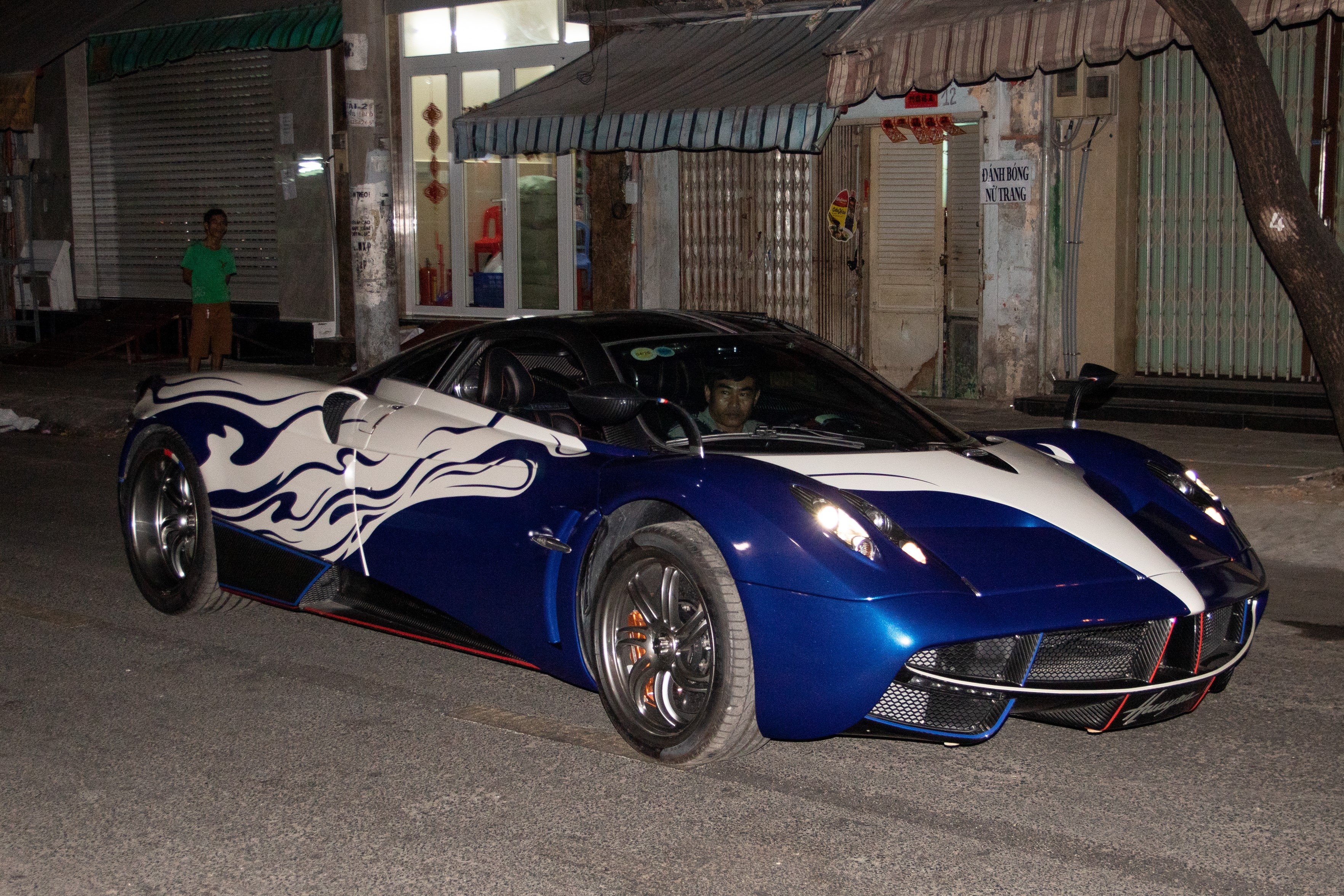 Pagani Huayra lot xac anh 6