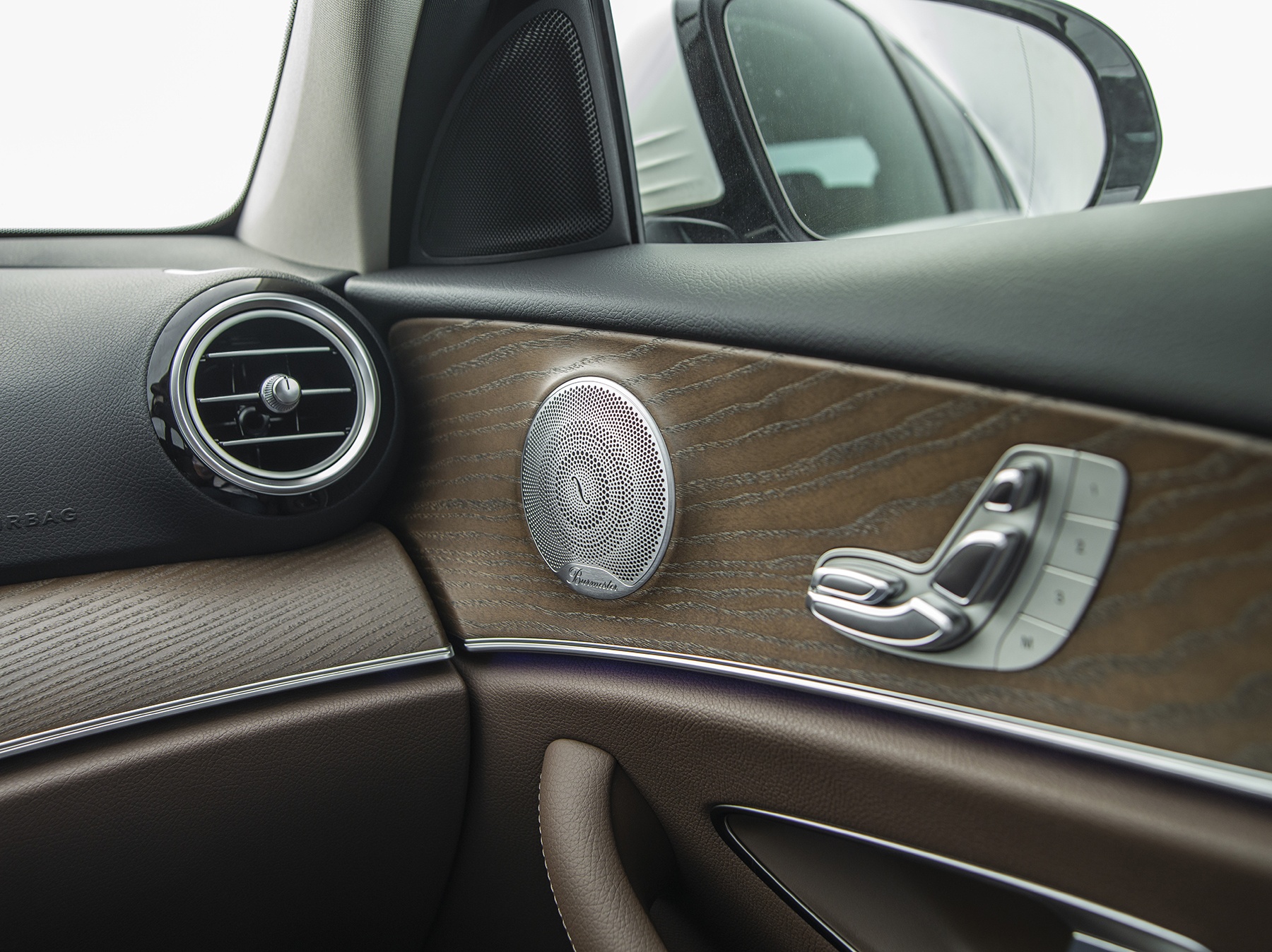 Mercedes-Benz E 200 Exclusive 2020 ra mắt ảnh 8 Mercedes-Benz E 200 Exclusive 2020 ra mat anh 8