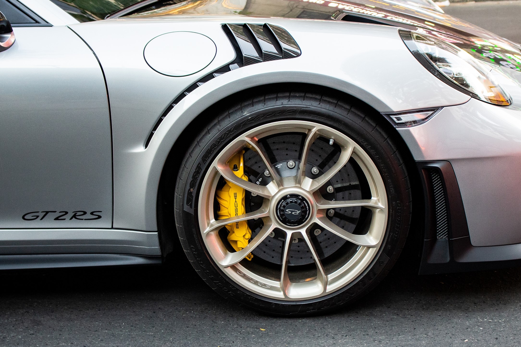 Porsche 911 GT2 RS voi goi nang cap tien ty tai Viet Nam anh 7