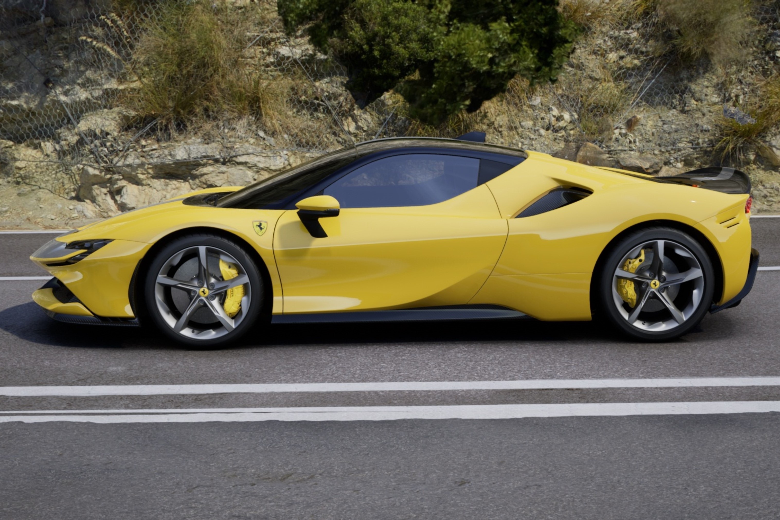 Ferrari SF90 Stradale chuan bi ve Viet Nam anh 3