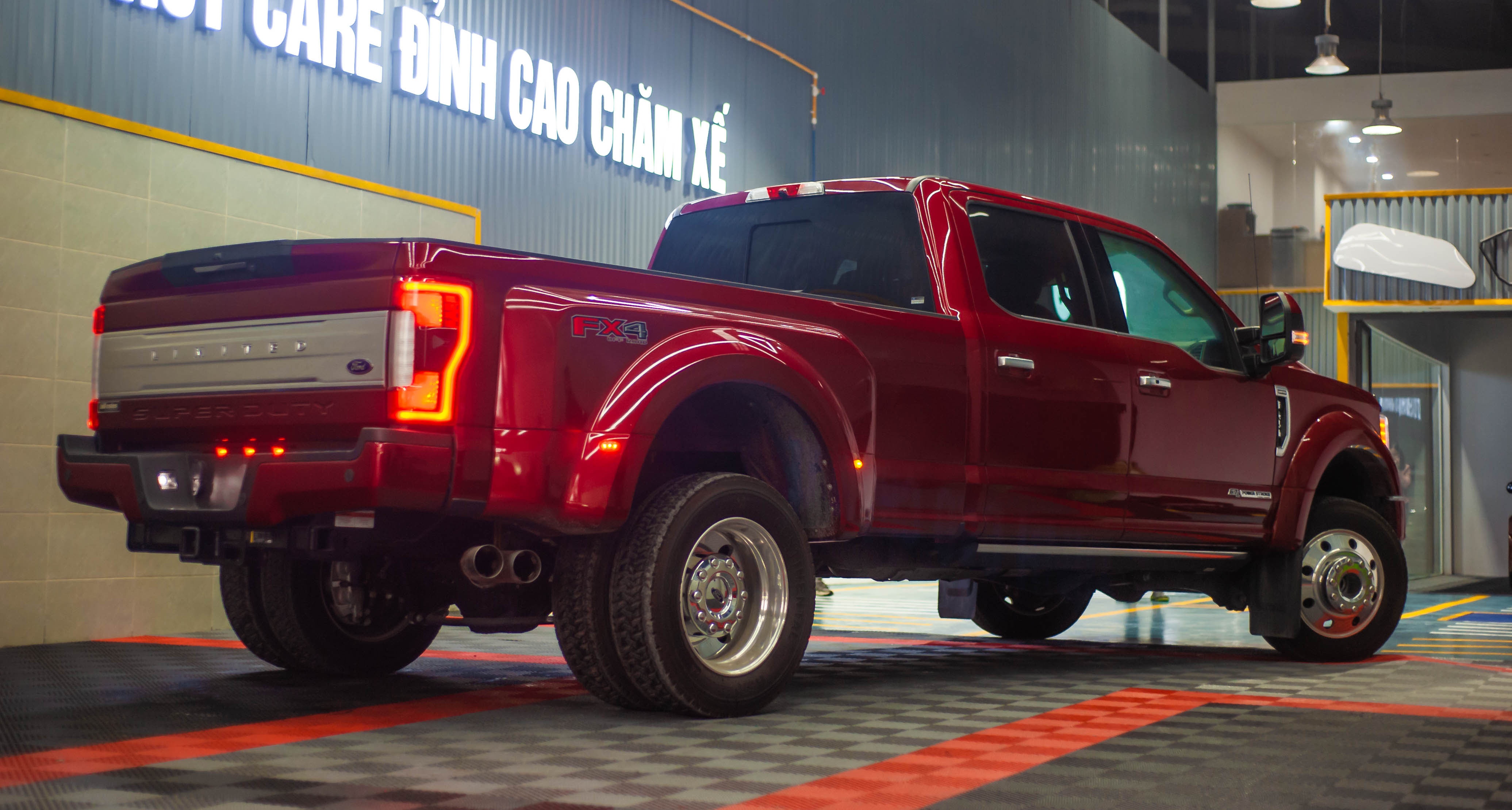 Ford F-450 Super Duty Limited tai VN anh 5