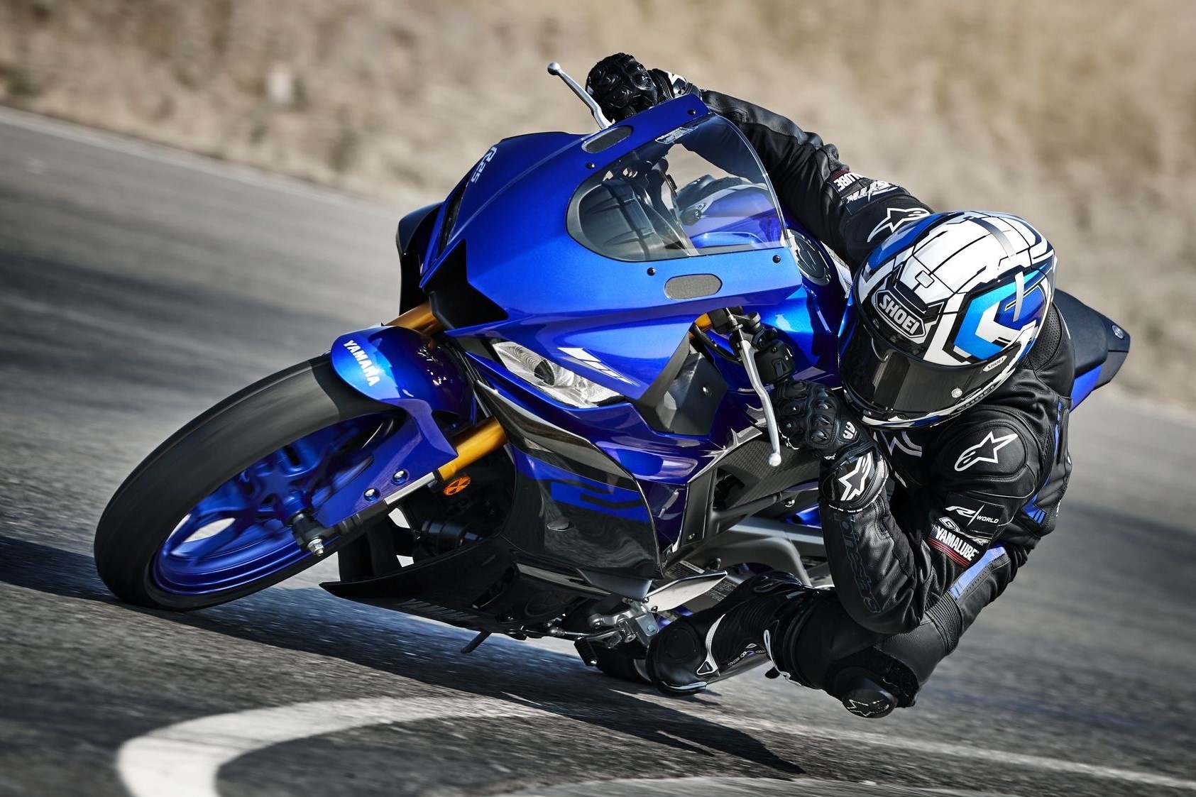 Yamaha YZF-R25 2020 ra mat, nang cap nhe thiet ke, them mau moi hinh anh