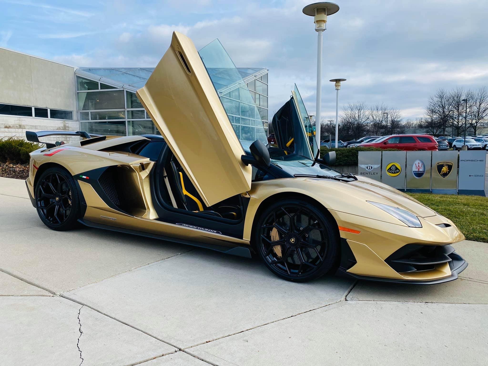 Người Việt tậu chiếc Lamborghini Aventador SVJ Roadster đầu tiên thế giới ảnh 1 Nguoi Viet tau chiec Lamborghini Aventador SVJ Roadster dau tien the gioi anh 1