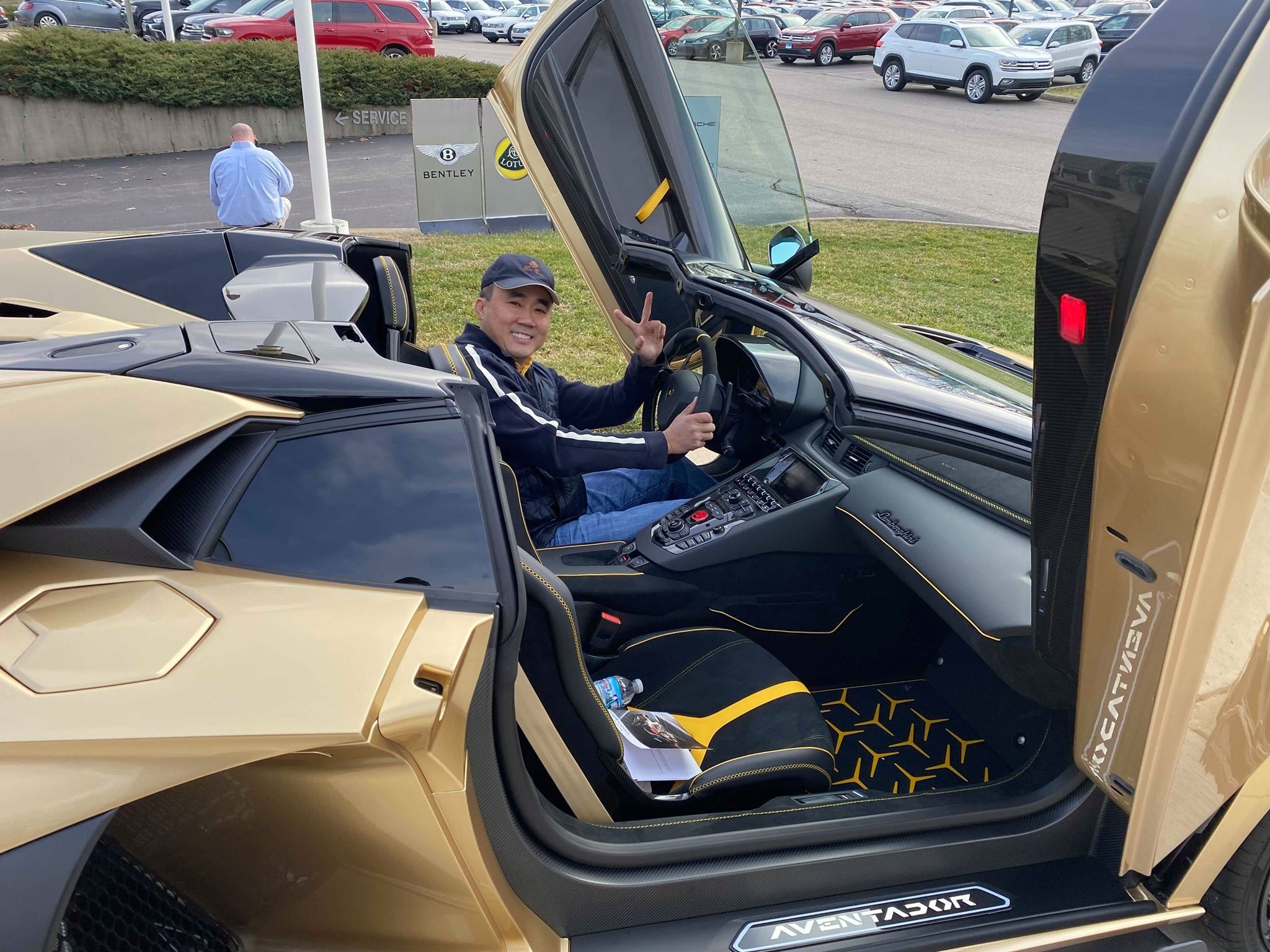 Người Việt tậu chiếc Lamborghini Aventador SVJ Roadster đầu tiên thế giới ảnh 3 Nguoi Viet tau chiec Lamborghini Aventador SVJ Roadster dau tien the gioi anh 3