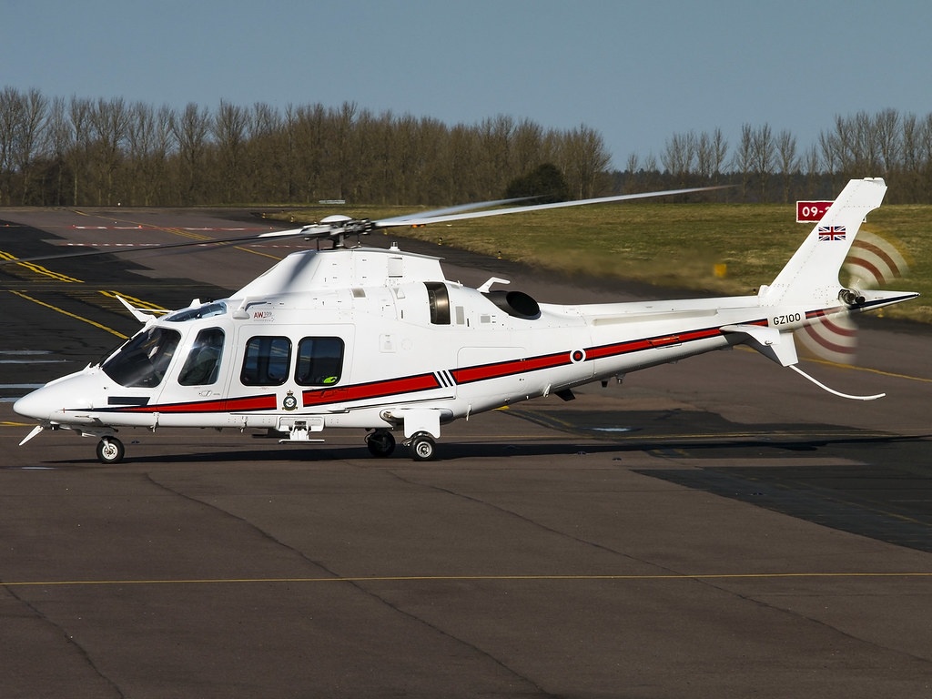 ty phu Bloomberg chay xe gi anh 10