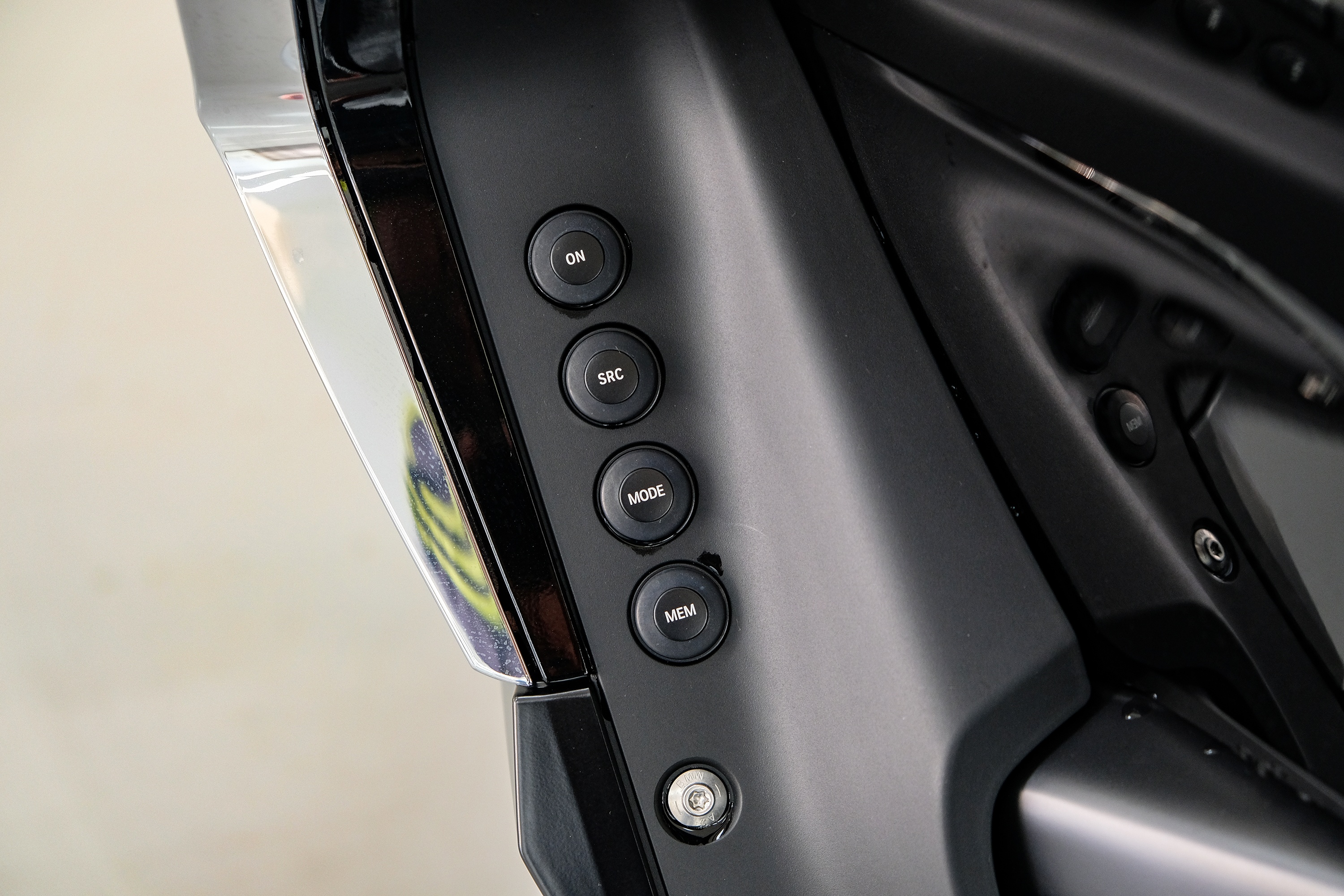 BMW K 1600 B gia 1, 1 ty dong anh 16