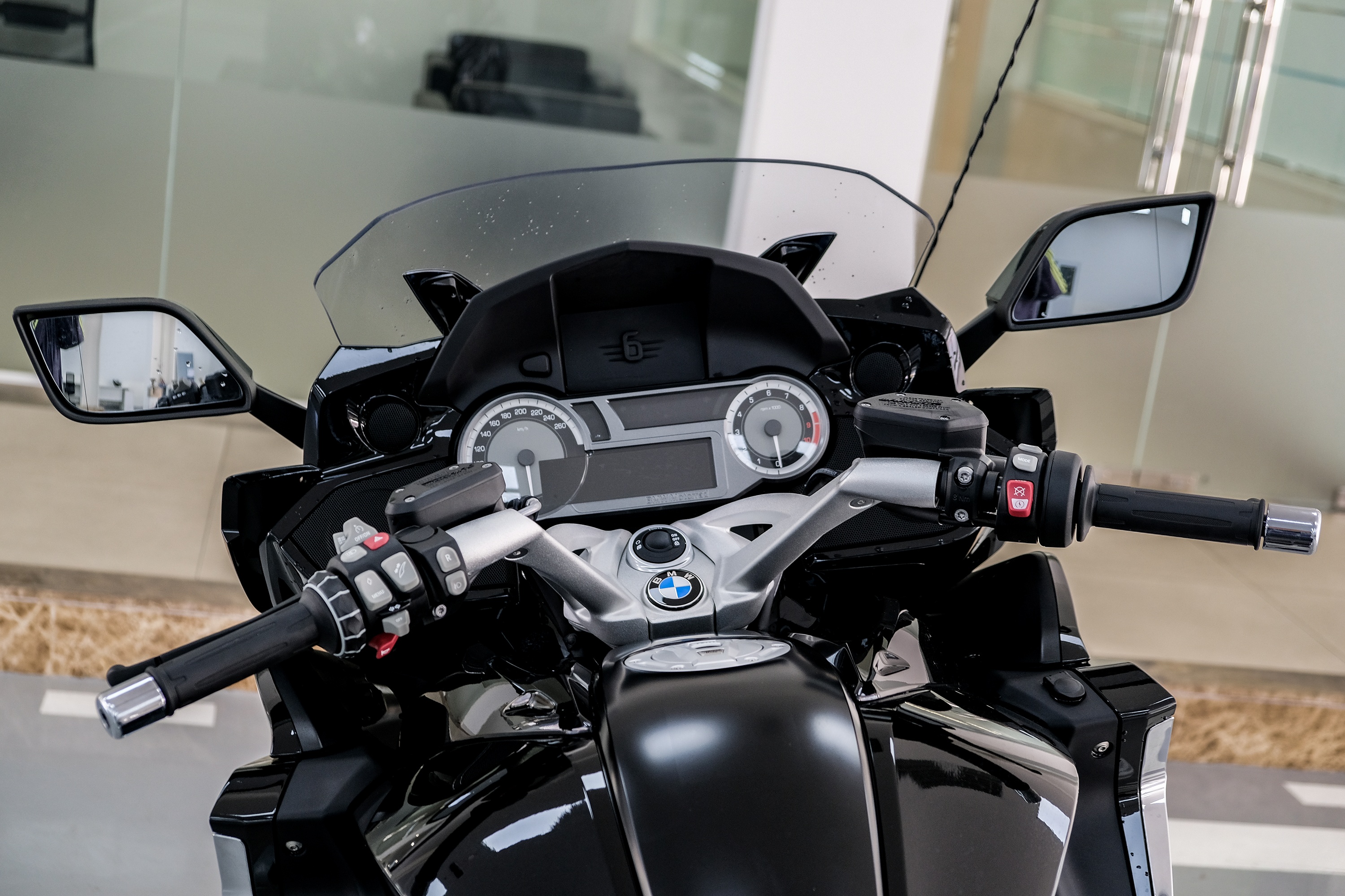 xe touring tien ty anh 12