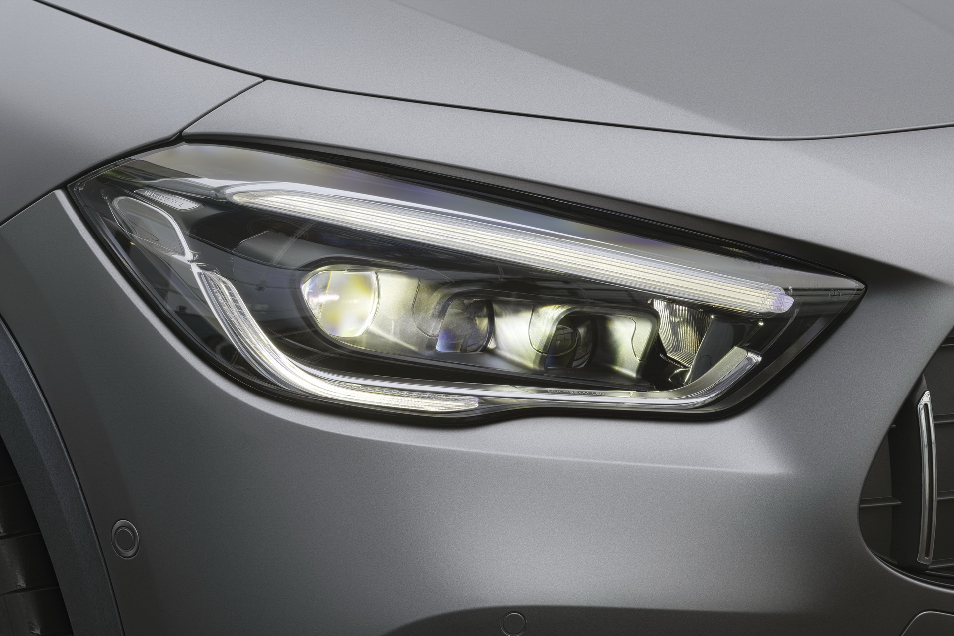 Mercedes-AMG ra mắt mẫu GLA 45 ảnh 4 Mercedes-AMG ra mat mau GLA 45 anh 4