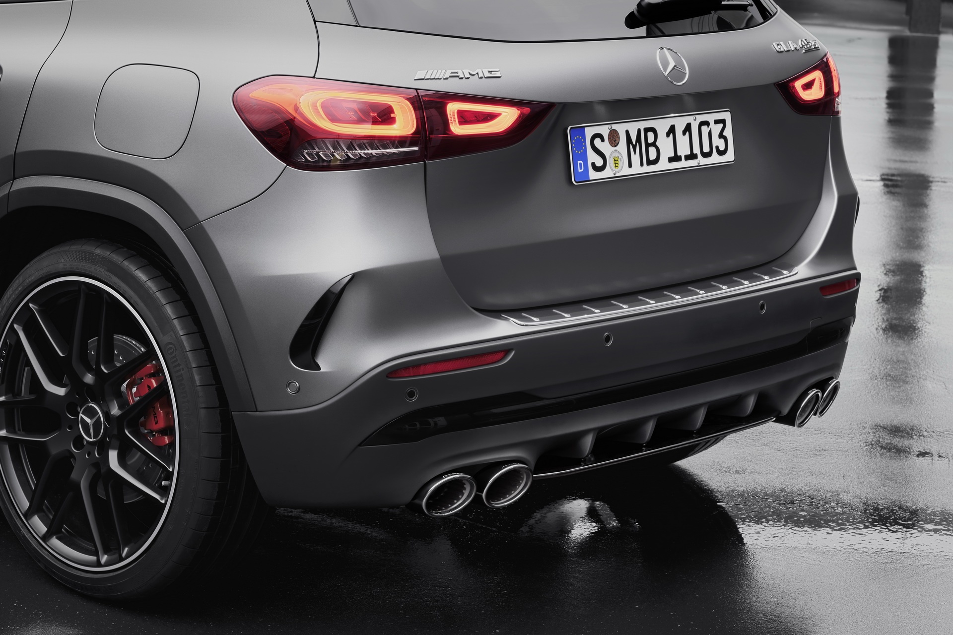 Mercedes-AMG ra mắt mẫu GLA 45 ảnh 13 Mercedes-AMG ra mat mau GLA 45 anh 13