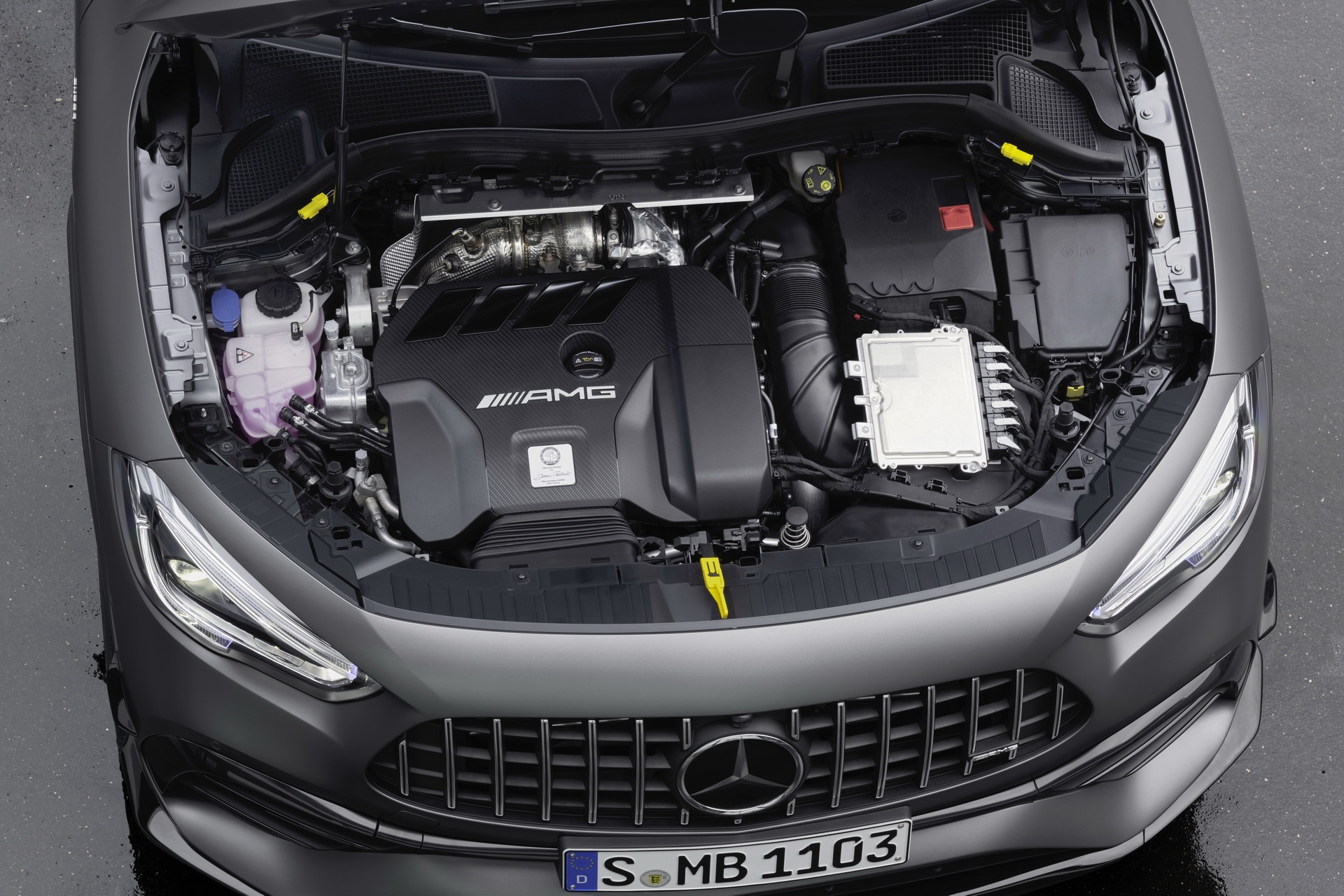 Mercedes-AMG ra mắt mẫu GLA 45 ảnh 3 Mercedes-AMG ra mat mau GLA 45 anh 3