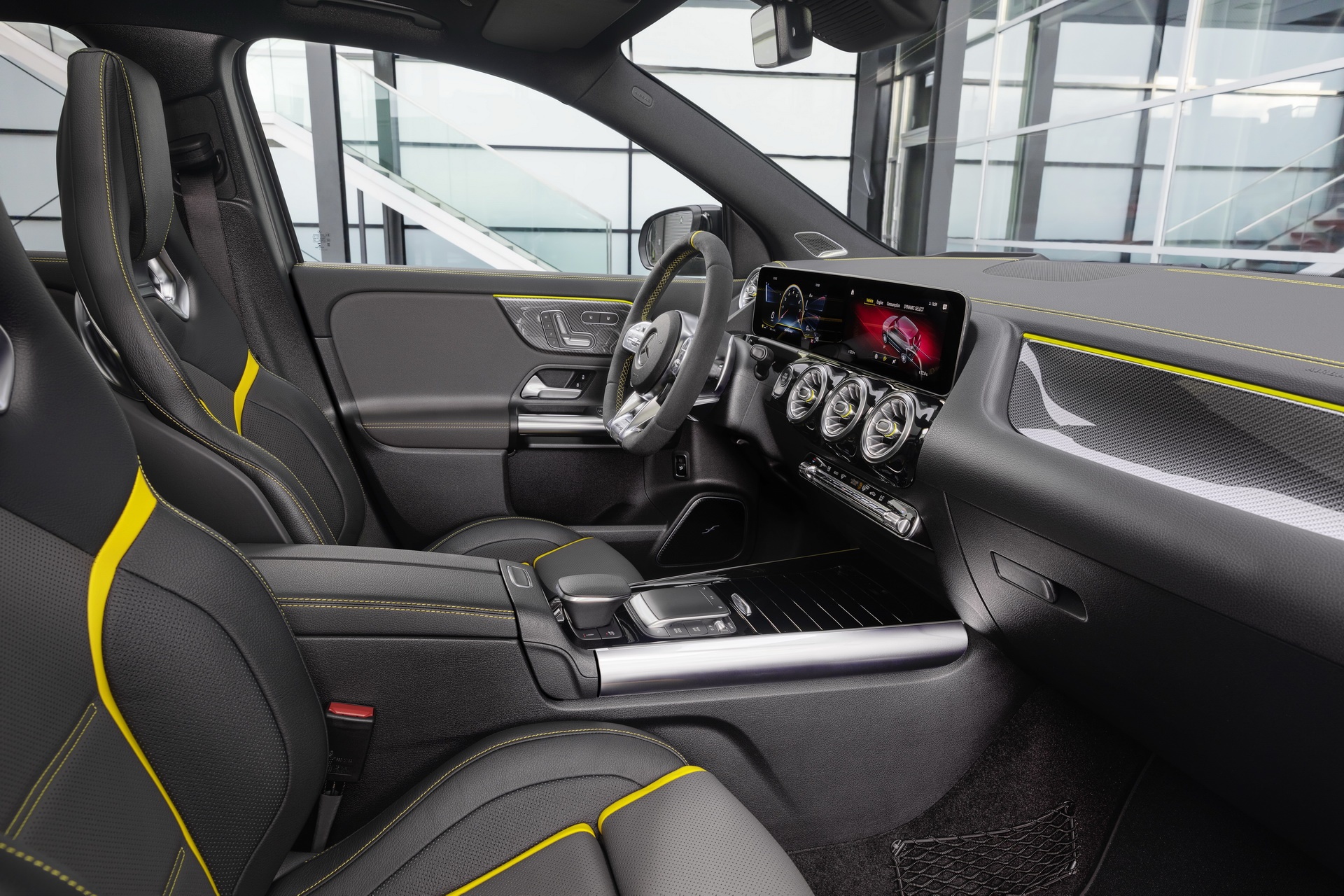 Mercedes-AMG ra mắt mẫu GLA 45 ảnh 9 Mercedes-AMG ra mat mau GLA 45 anh 9