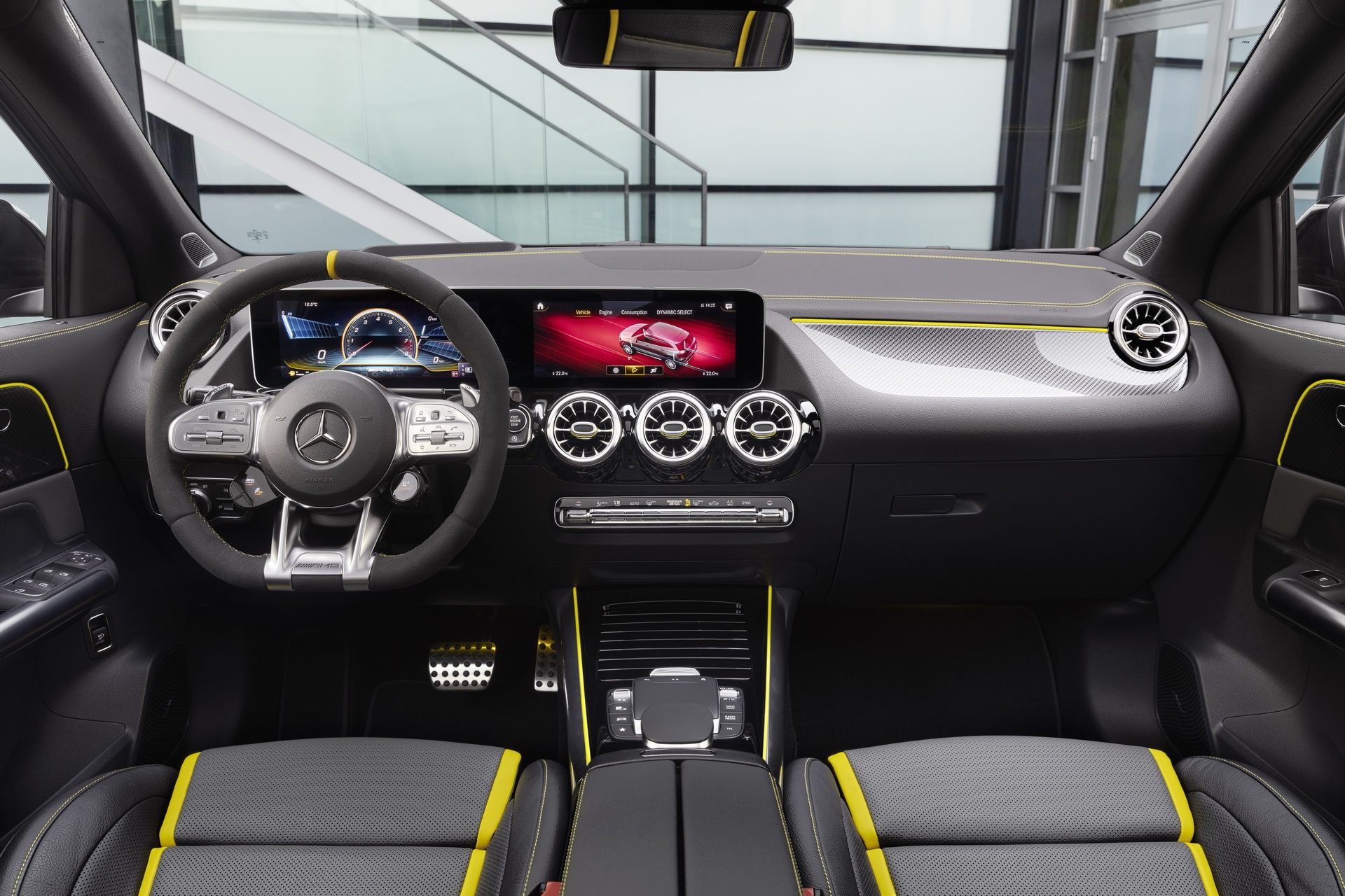 Mercedes-AMG ra mắt mẫu GLA 45 ảnh 7 Mercedes-AMG ra mat mau GLA 45 anh 7