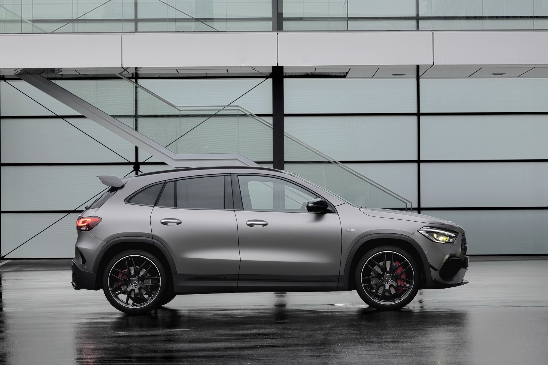 Mercedes-AMG ra mắt mẫu GLA 45 ảnh 2 Mercedes-AMG ra mat mau GLA 45 anh 2