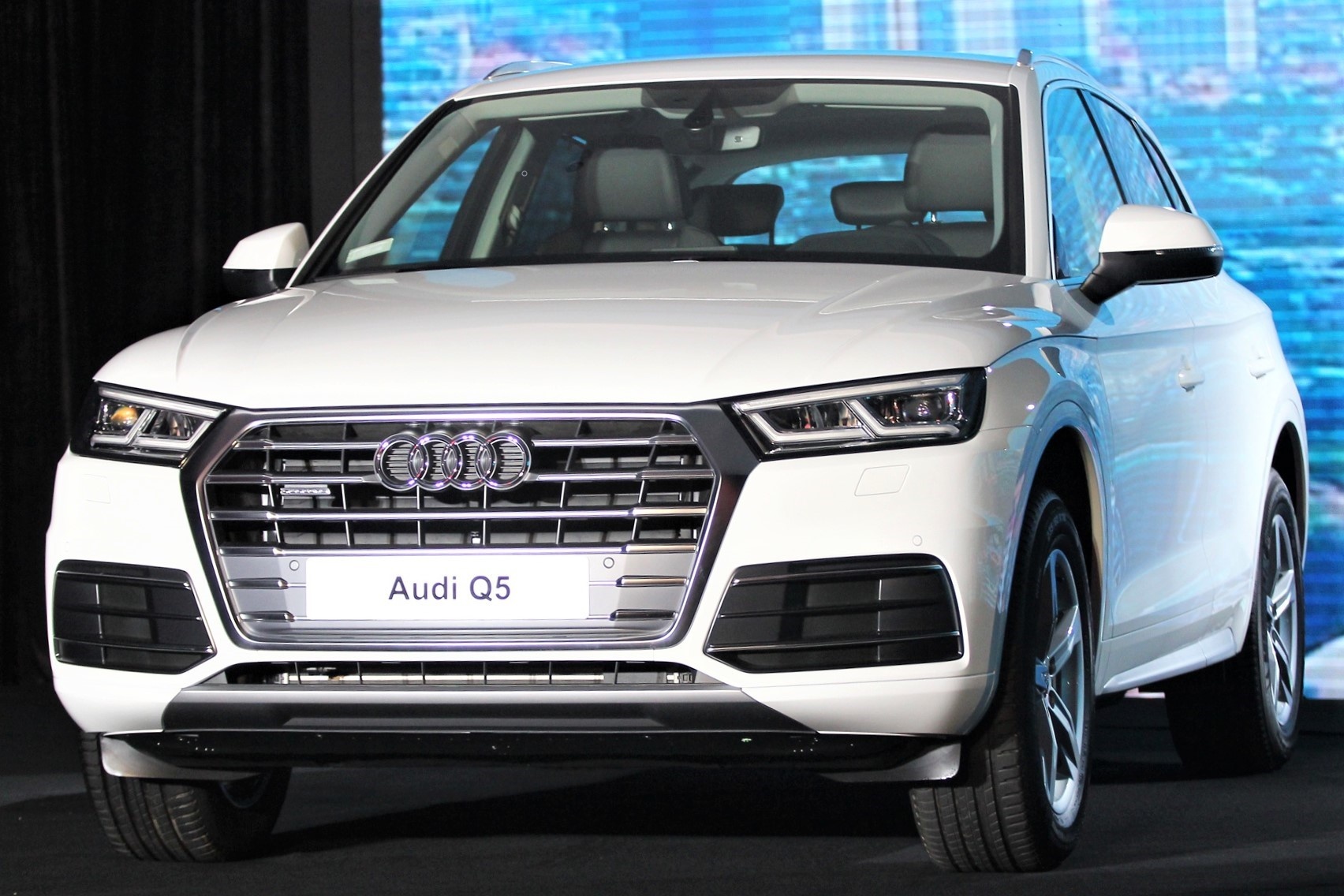 Audi Q5 va Lexus RX 350 trieu hoi anh 1