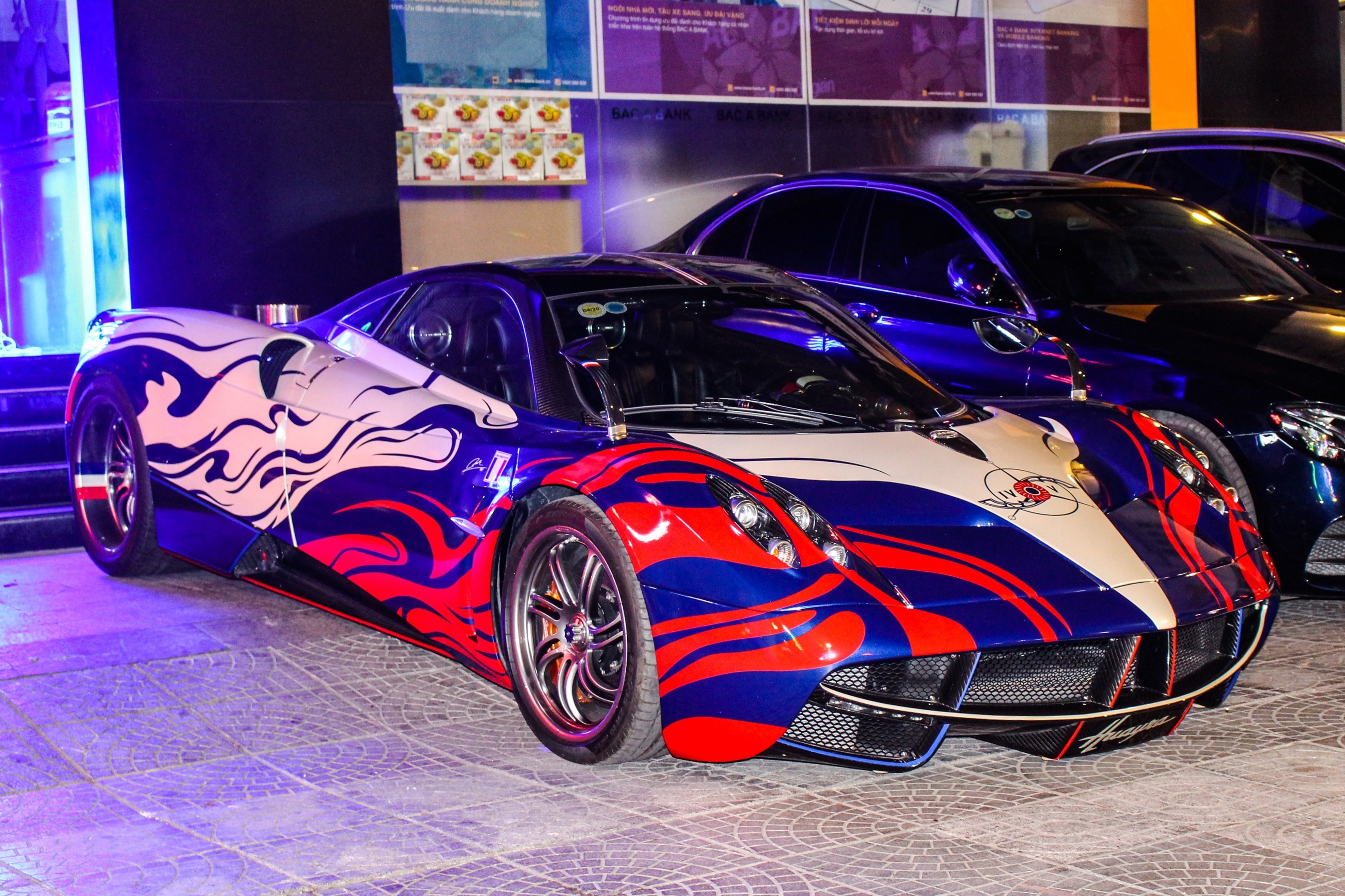 Sieu xe Pagani Huayra 80 ty cua Minh Nhua mang phoi mau doc dao hinh anh