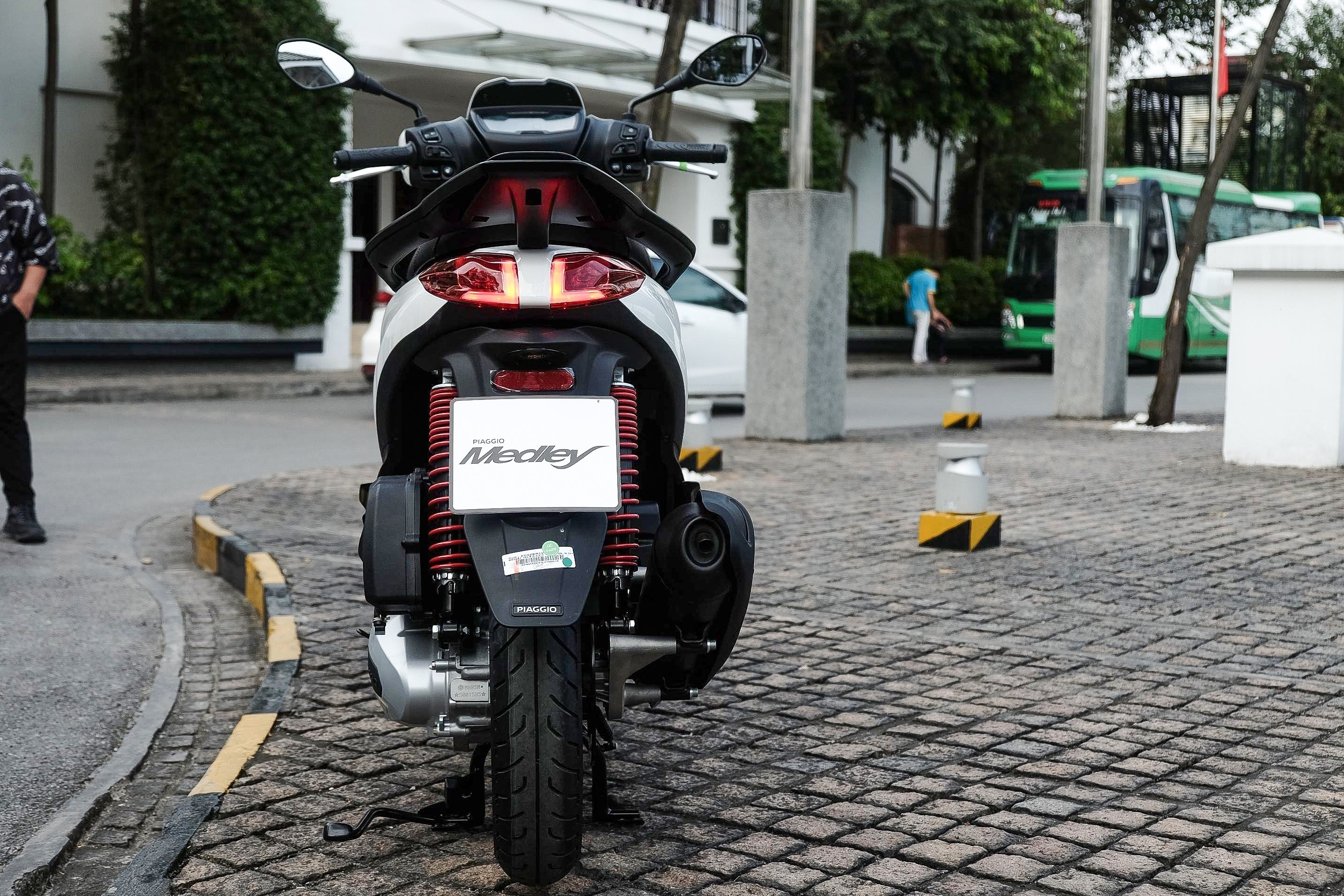 So sanh Piaggio Medley 2020 và SH 2020 ảnh 5 So sanh Piaggio Medley 2020 va SH 2020 anh 5