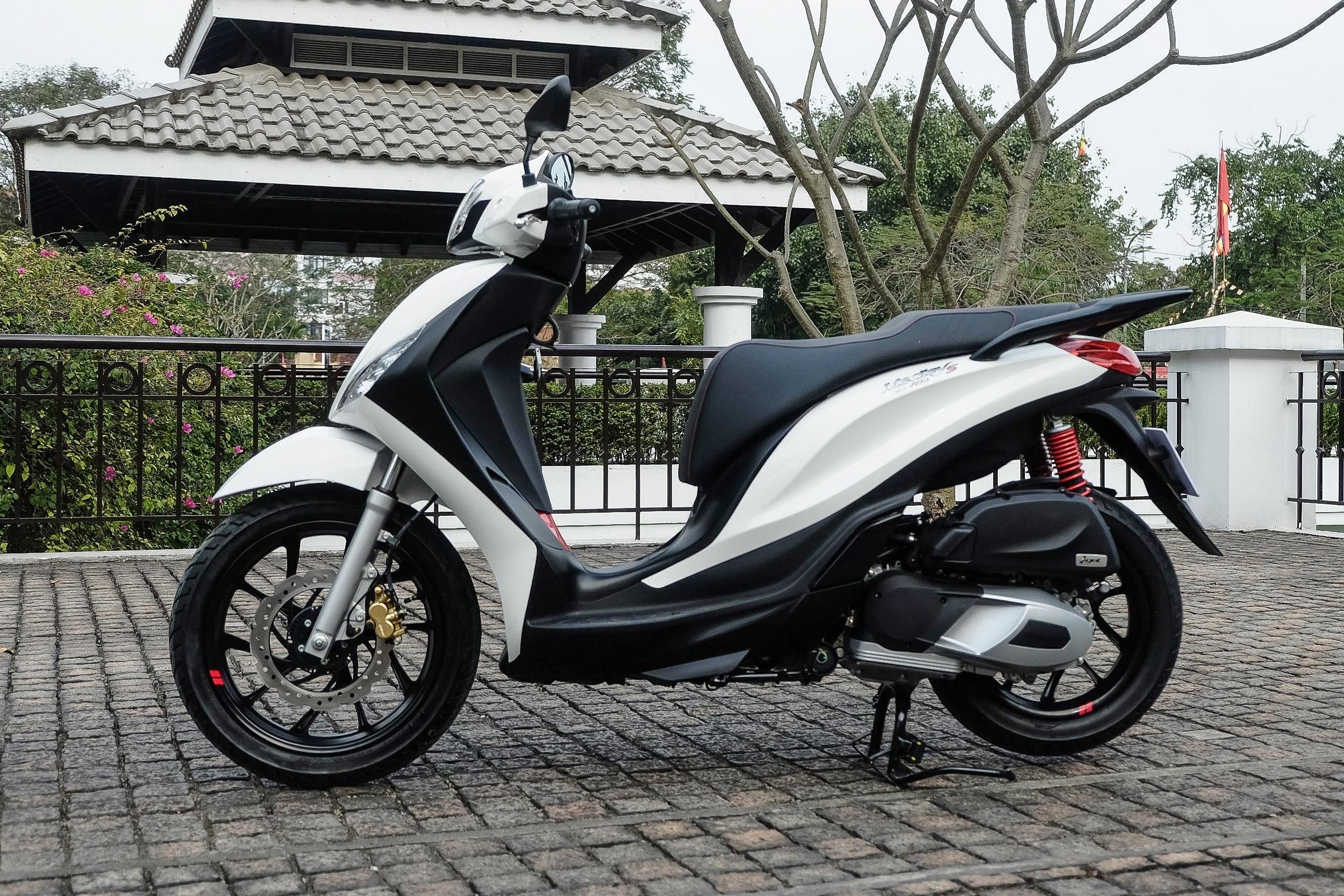 So sanh Piaggio Medley 2020 và SH 2020 ảnh 3 So sanh Piaggio Medley 2020 va SH 2020 anh 3