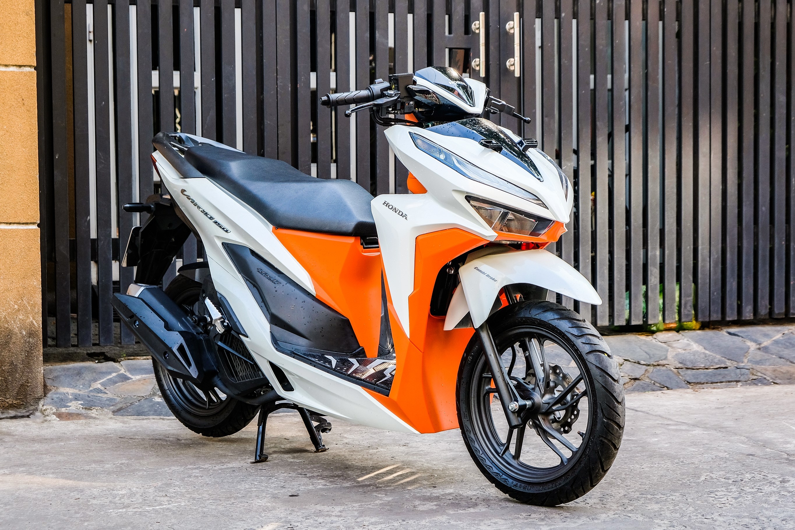 Honda Vario bien khung,  rao gia gan 500 trieu anh 1