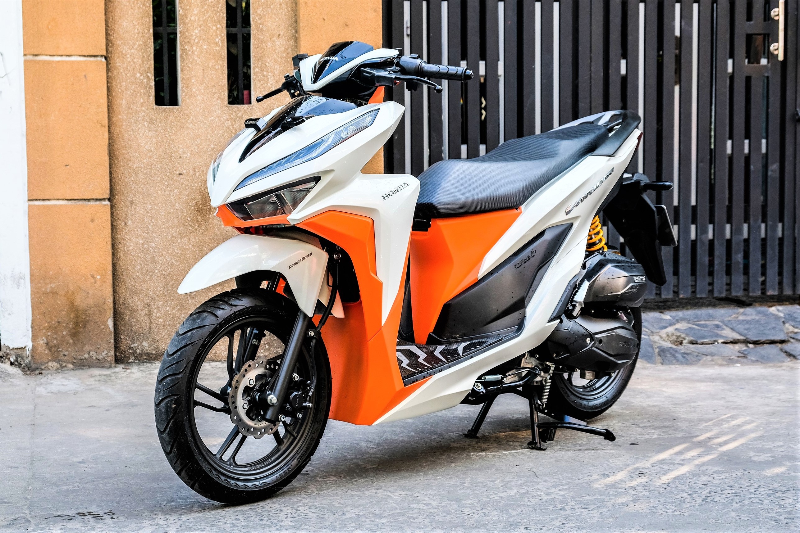 Honda Vario bien so 33333 duoc rao gia gan 500 trieu tai TP.HCM hinh anh