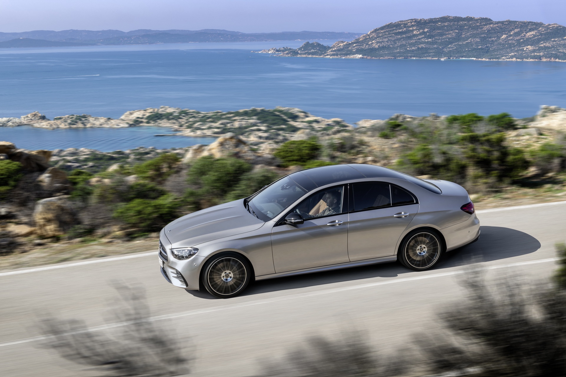 Mercedes-Benz ra mắt E-Class 2020 ảnh 16 Mercedes-Benz ra mat E-Class 2020 anh 16