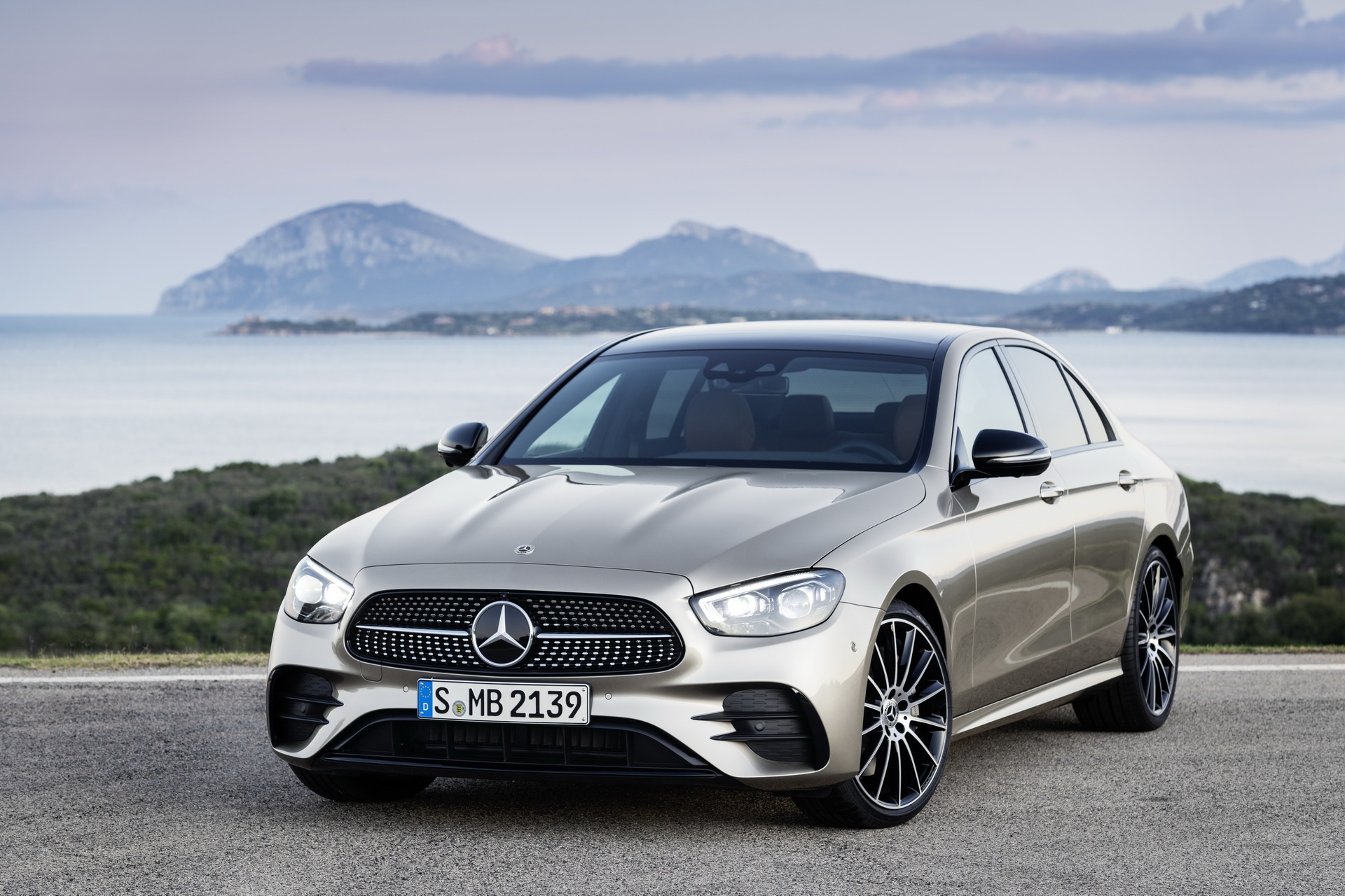 Mercedes-Benz ra mắt E-Class 2020 ảnh 1 Mercedes-Benz ra mat E-Class 2020 anh 1