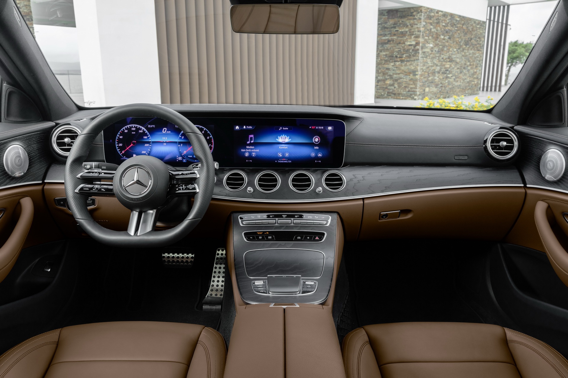 Mercedes-Benz ra mắt E-Class 2020 ảnh 5 Mercedes-Benz ra mat E-Class 2020 anh 5