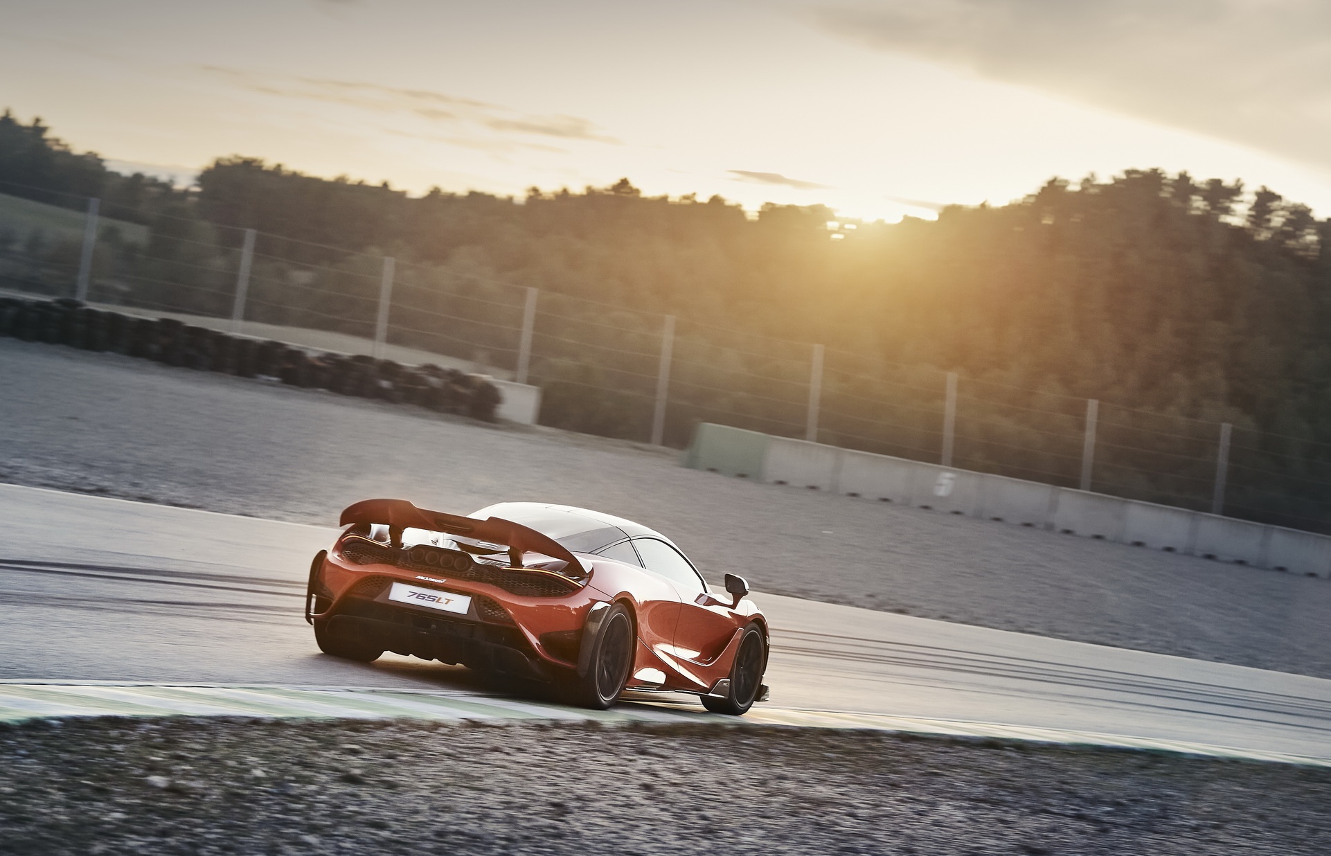 McLaren 765LT ra mat anh 20