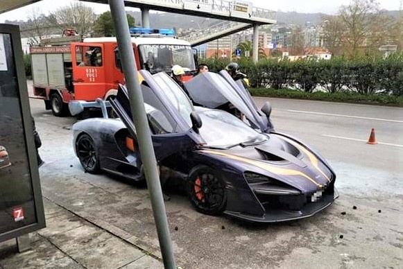 Sieu xe hang hiem McLaren Senna boc chay hinh anh
