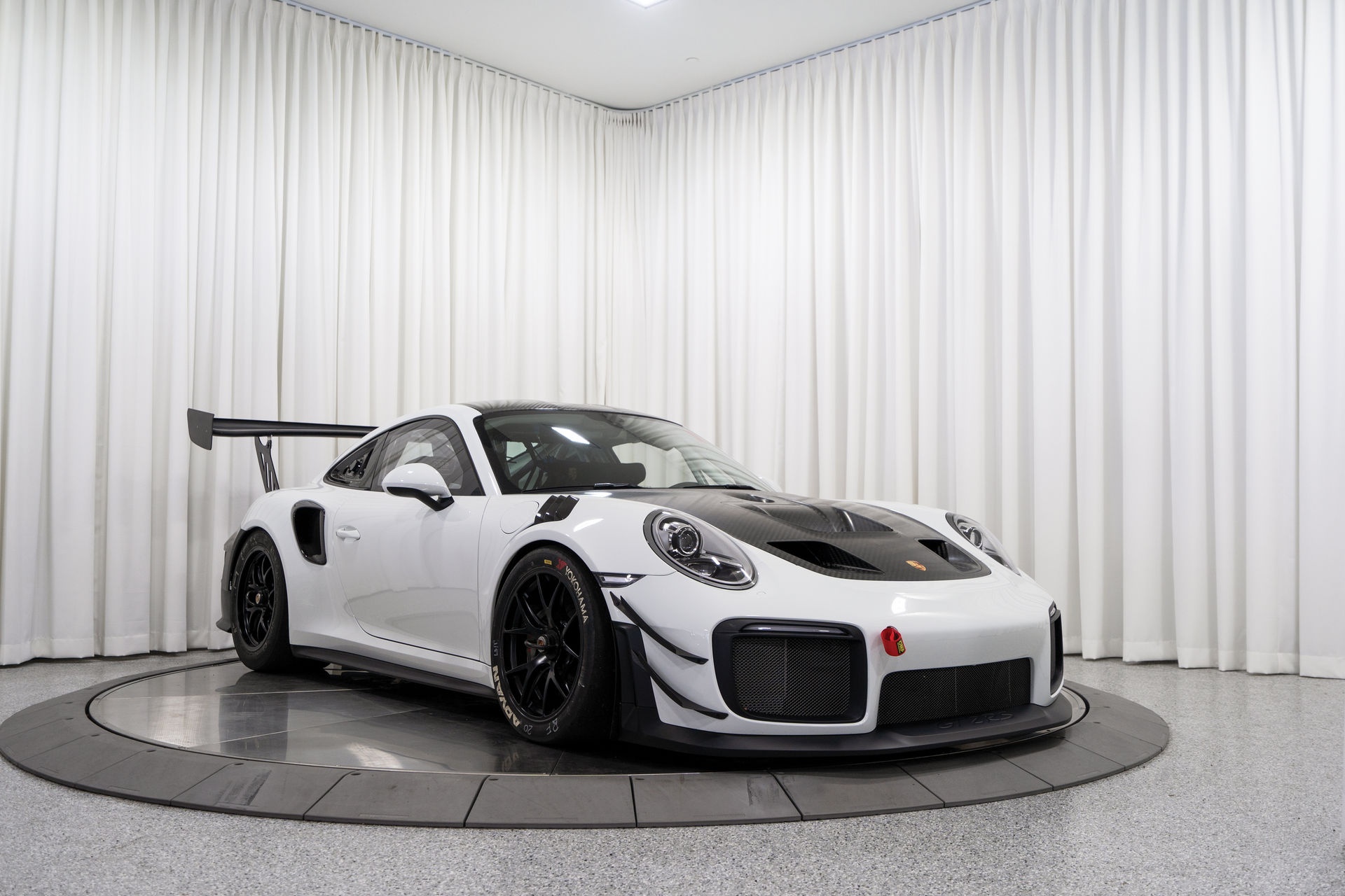 Porsche 911 GT2 RS Clubsport chuan bi len san dau gia anh 1