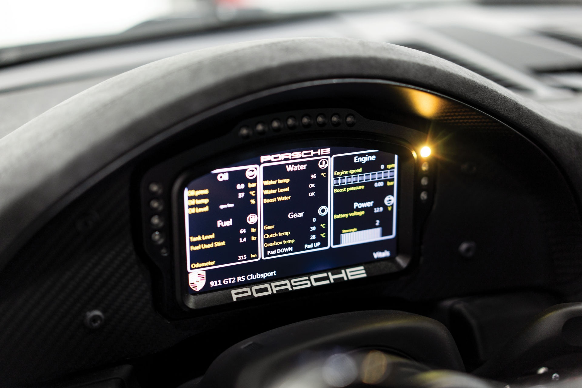 Porsche 911 GT2 RS Clubsport chuan bi len san dau gia anh 7