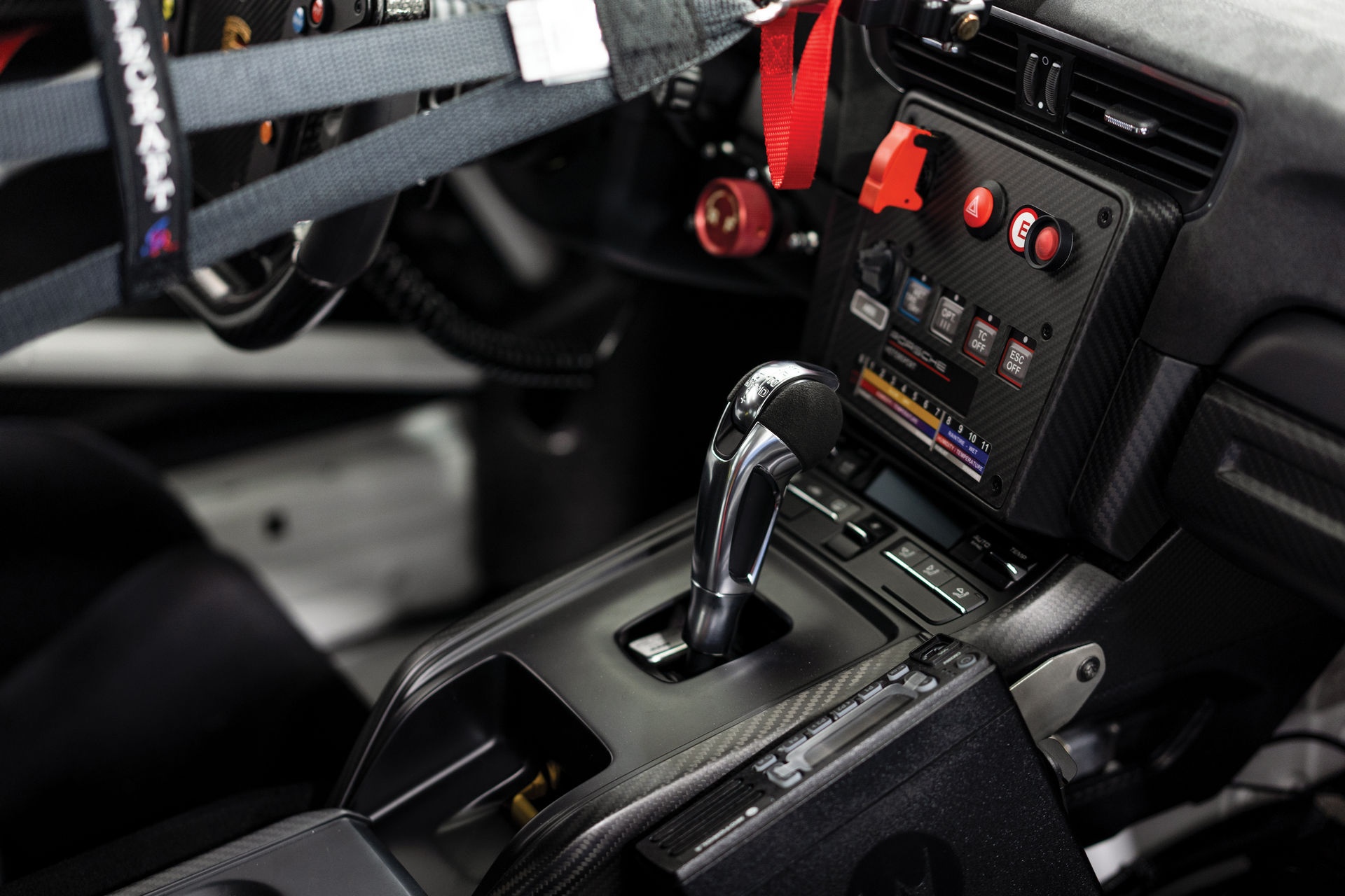 Porsche 911 GT2 RS Clubsport chuan bi len san dau gia anh 9