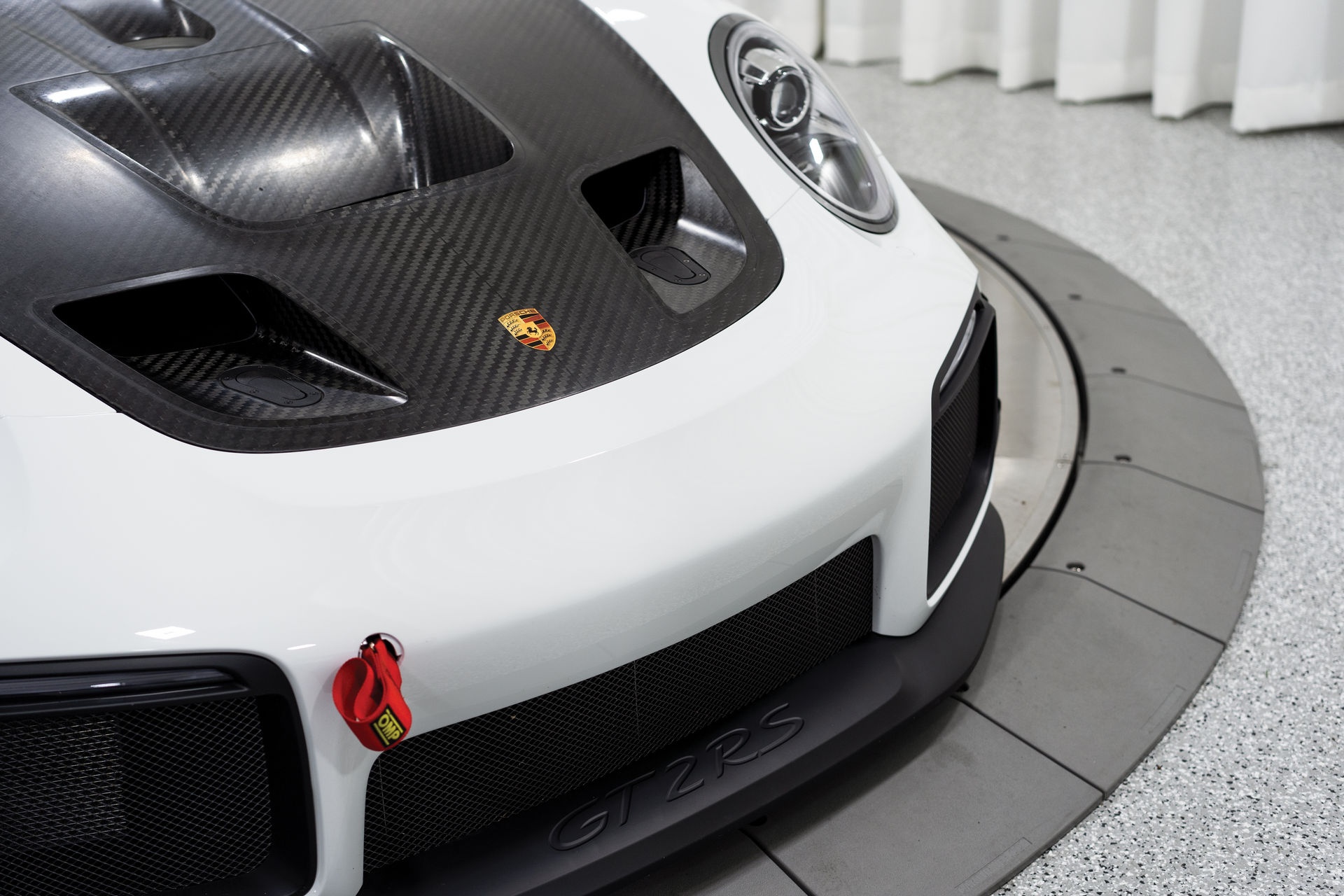 Porsche 911 GT2 RS Clubsport chuan bi len san dau gia anh 5