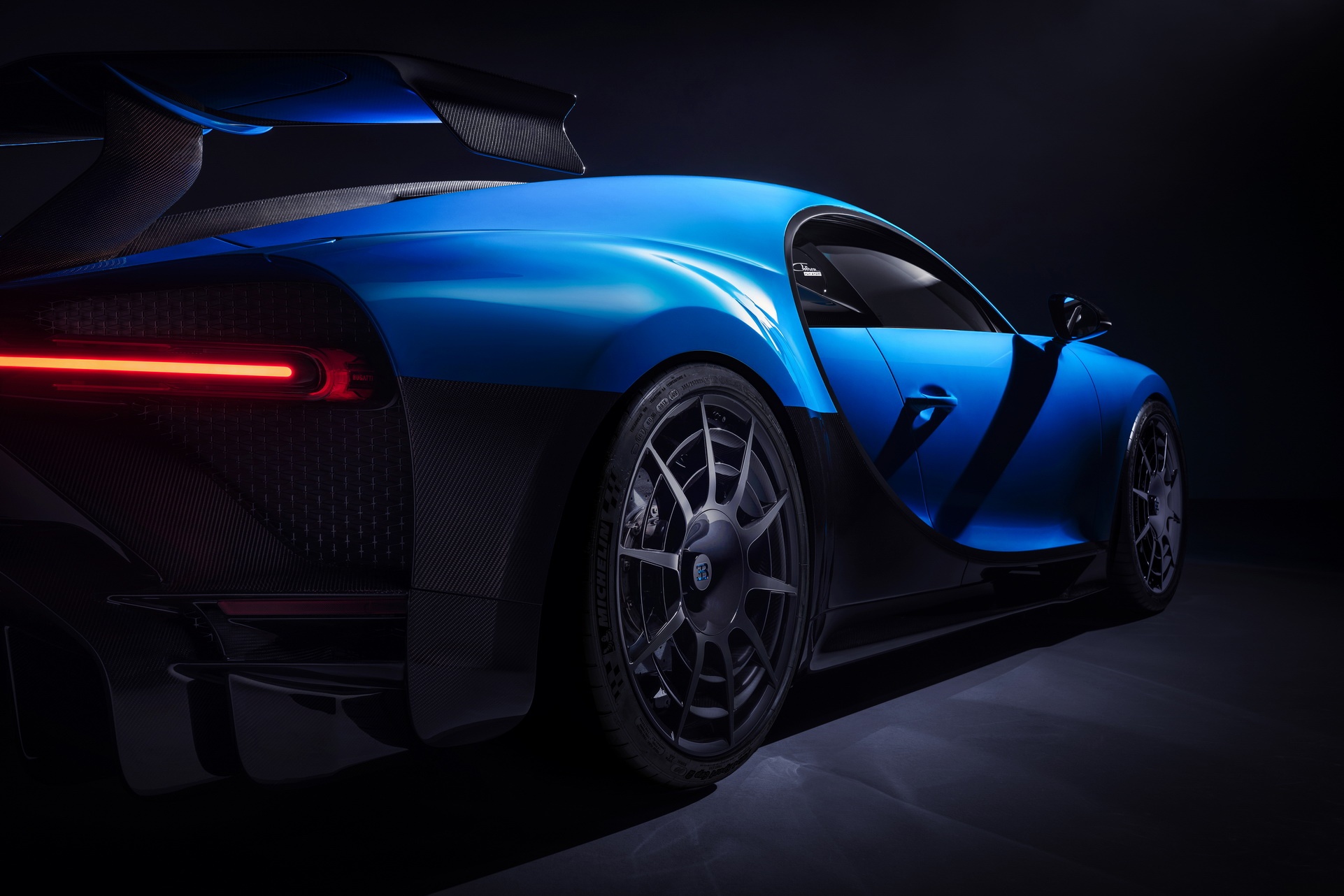 Bugatti lai ra mat them phien ban Chiron moi anh 13