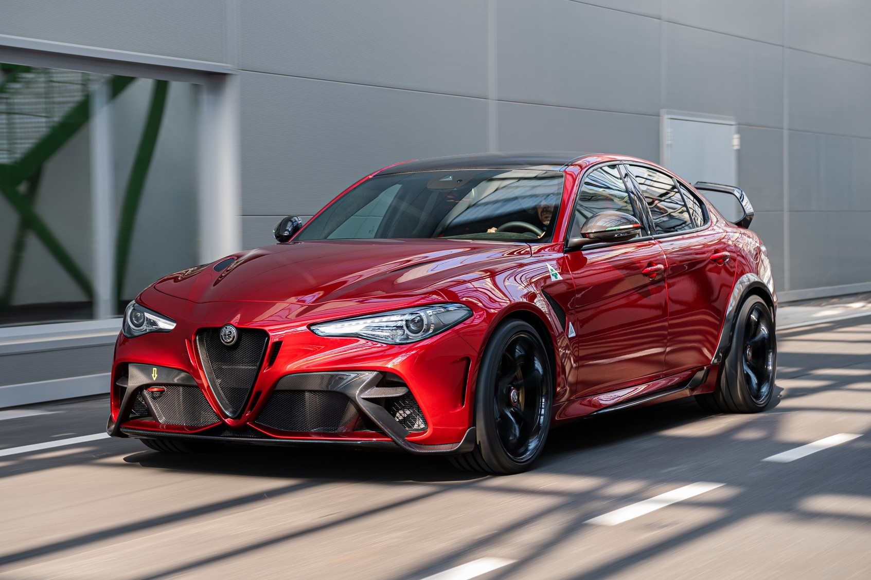 Alfa Romeo ra mắt dòng xe hiệu suất cao Giulia GTA và GTAm ảnh 1 Alfa Romeo ra mat dong xe hieu suat cao Giulia GTA va GTAm anh 1