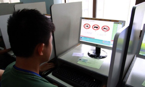 Hoc lai xe bat dau dung bo 600 cau hoi, giam sat van tay tu thang 4 hinh anh