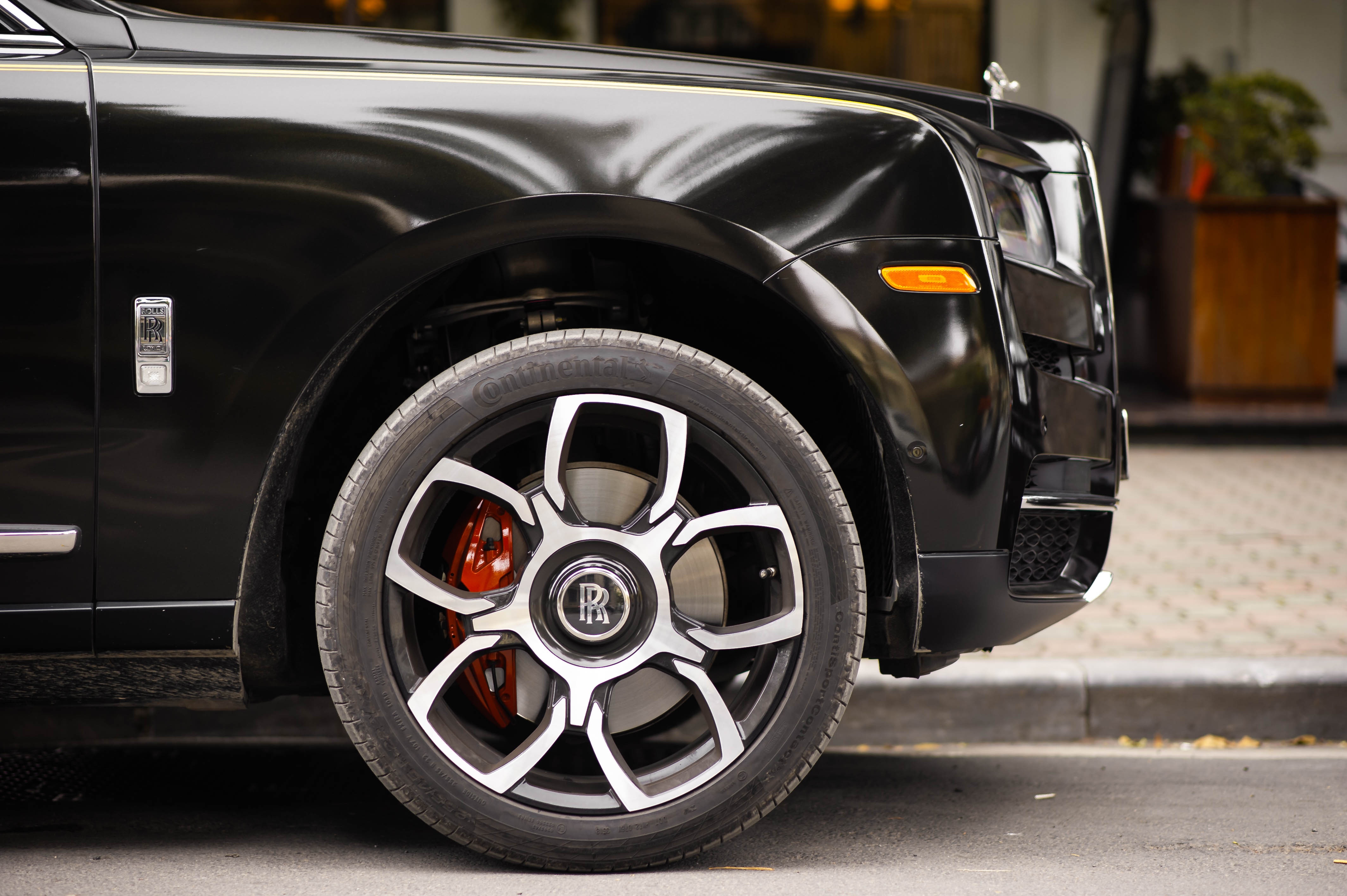 Rolls-Royce Cullinan dau tien Viet Nam anh 11