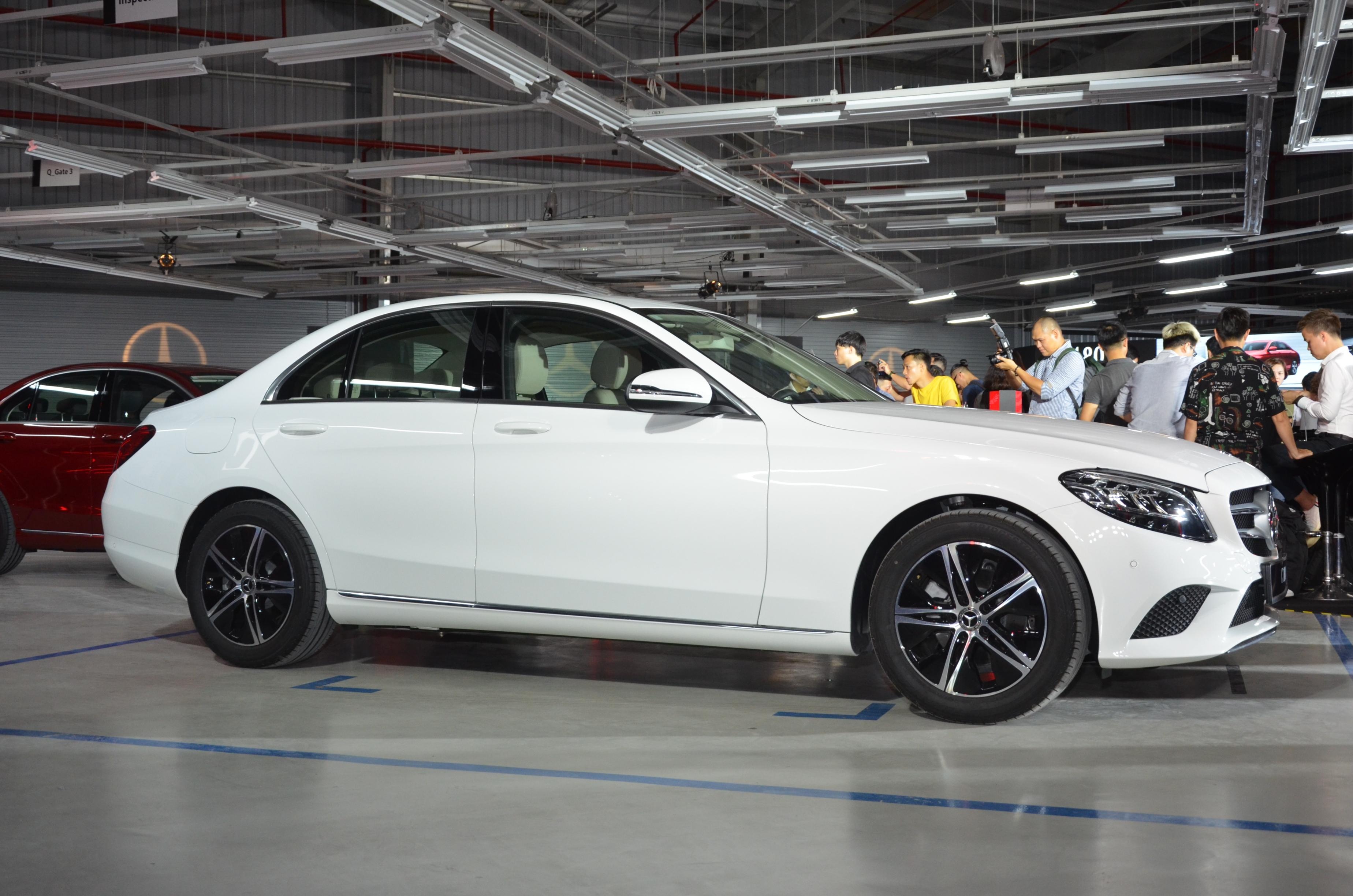 Mercedes-Benz giới thiệu 6 mẫu xe mới tại VN ảnh 3 Mercedes-Benz gioi thieu 6 mau xe moi tai VN anh 3