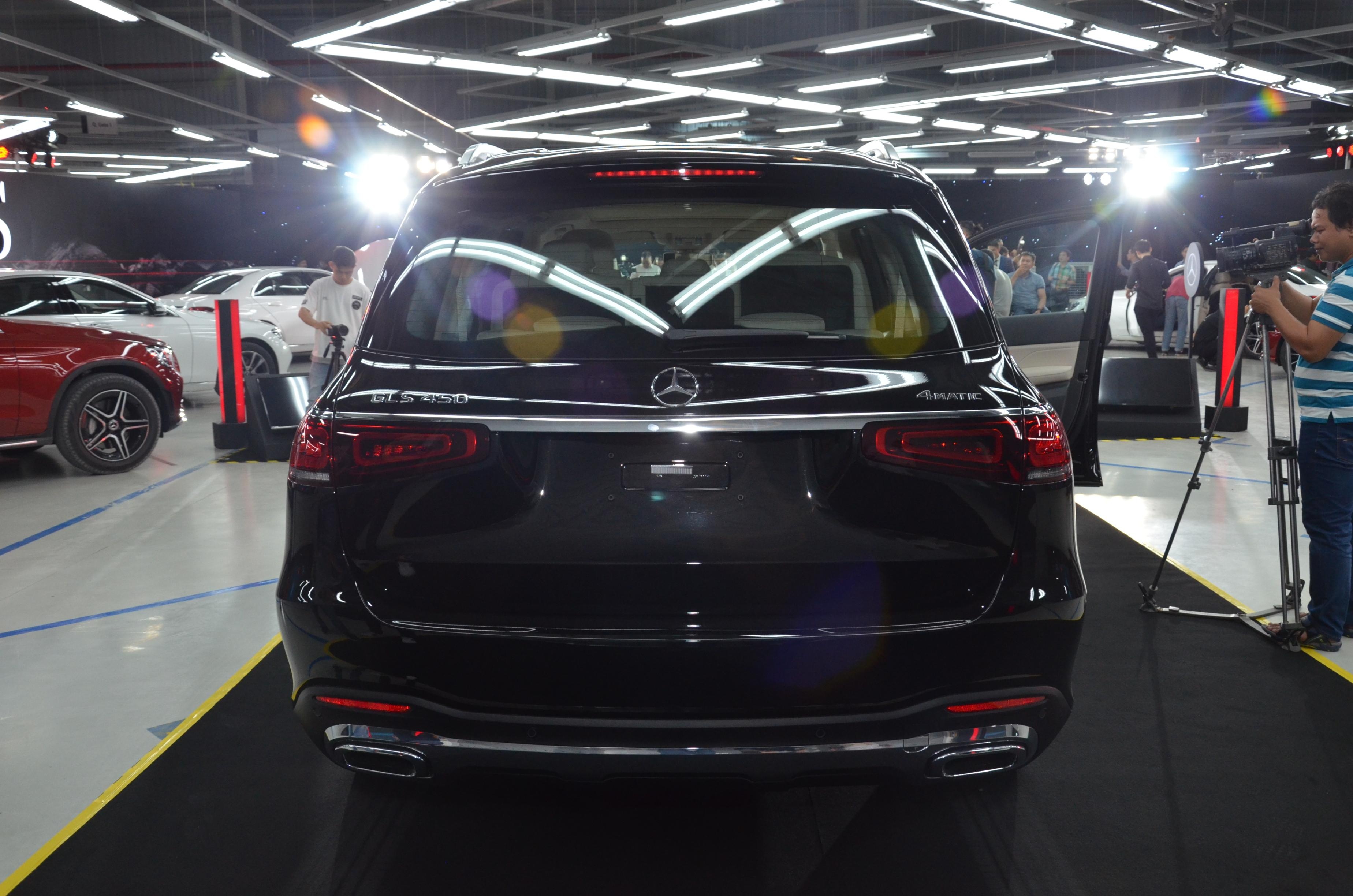 Mercedes-Benz giới thiệu 6 mẫu xe mới tại VN ảnh 24 Mercedes-Benz gioi thieu 6 mau xe moi tai VN anh 24