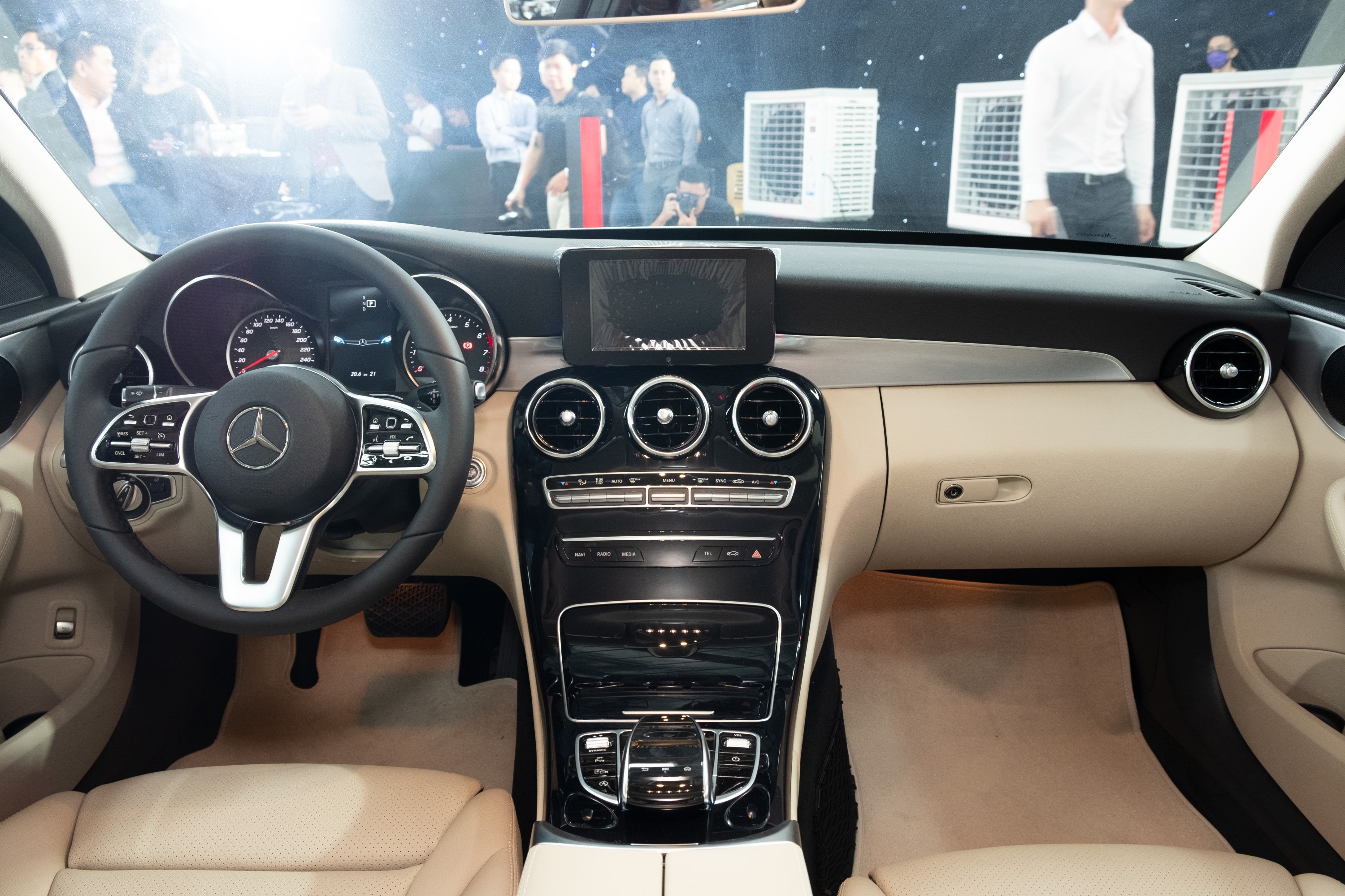 Mercedes-Benz C 180 co gia 1, 399 ty tai VN anh 6