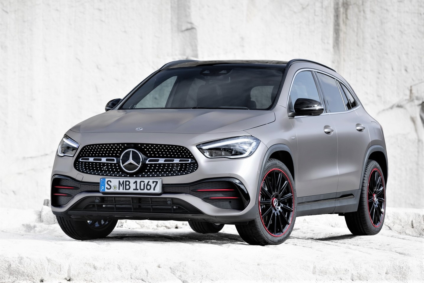 Mercedes-Benz GLA the he moi co gia tu 42.400 USD tai Anh hinh anh