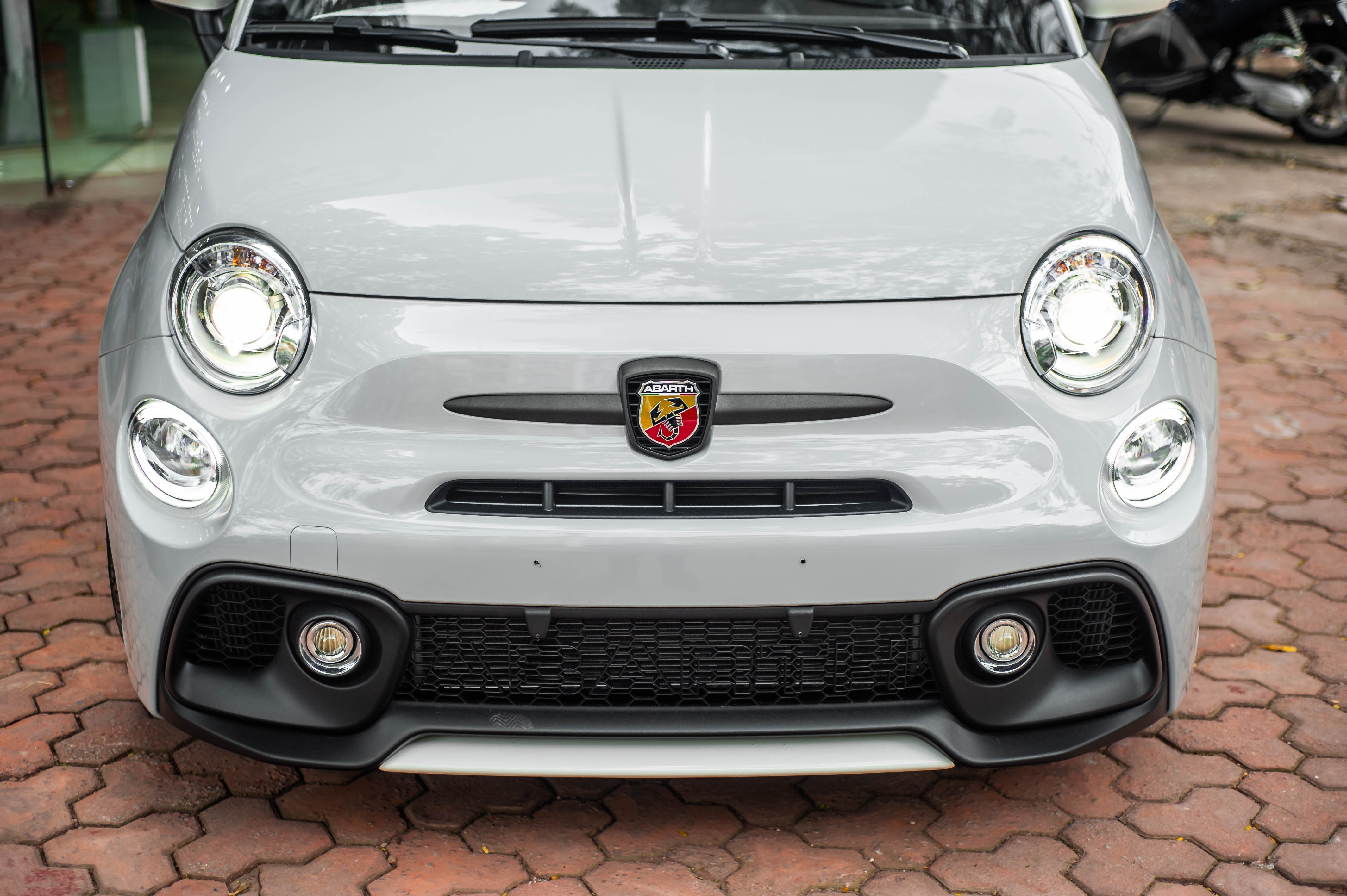 Chi tiet Fiat 500 Abarth 595 Esseesse anh 4